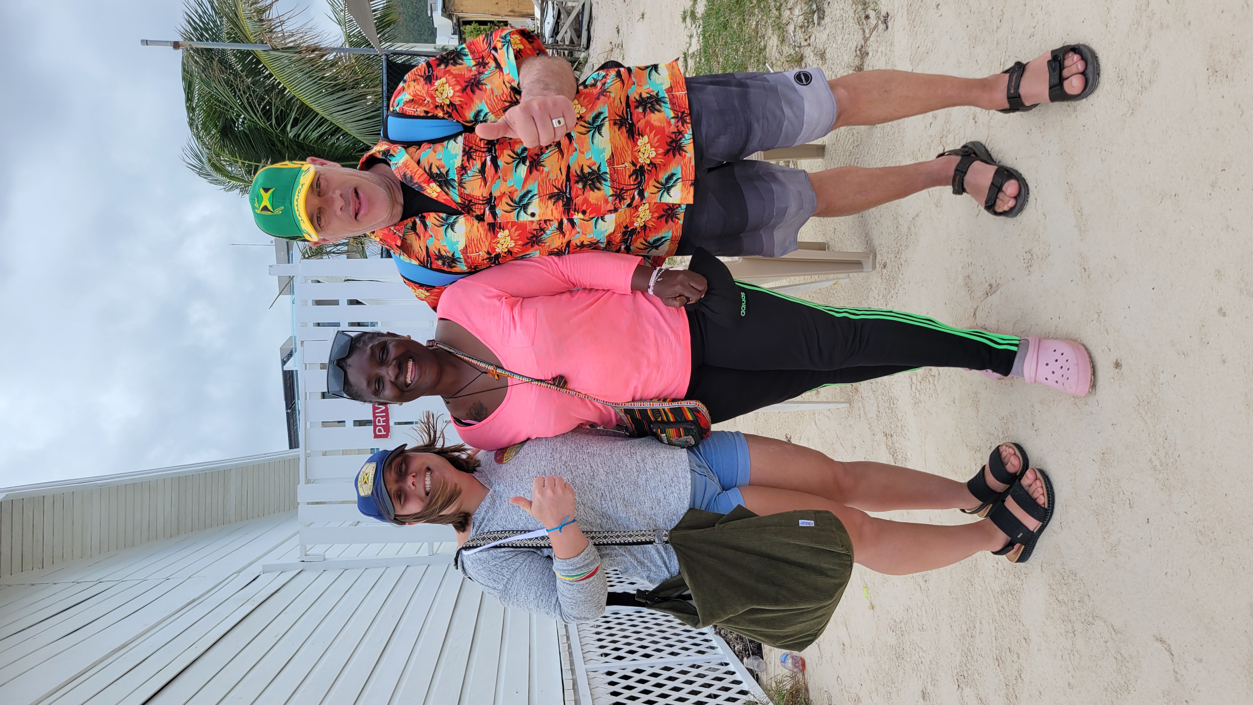 Queenie, Bolo, Claude , Jason et Randy campaign photo, 2 of 8