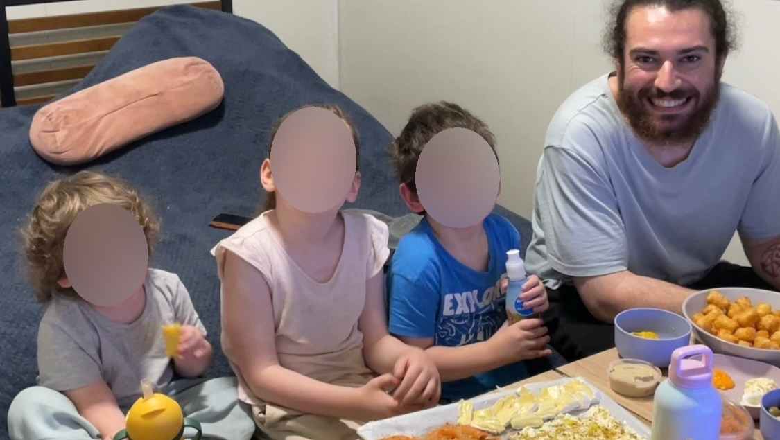 Visa Emergency: Keep a Father With His Wife & 3 Children photo