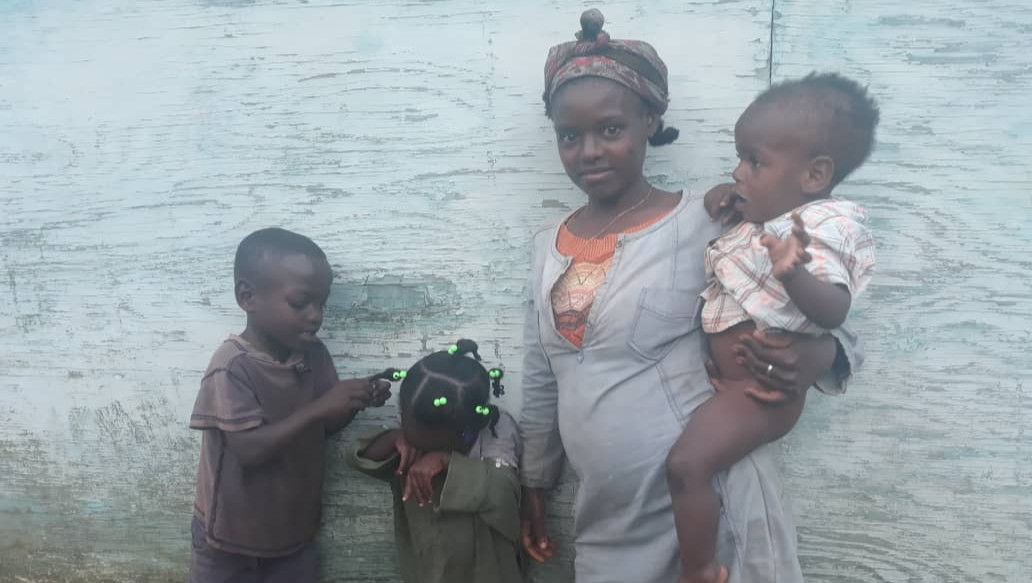 Help Yvela and Her Children Find Safety photo