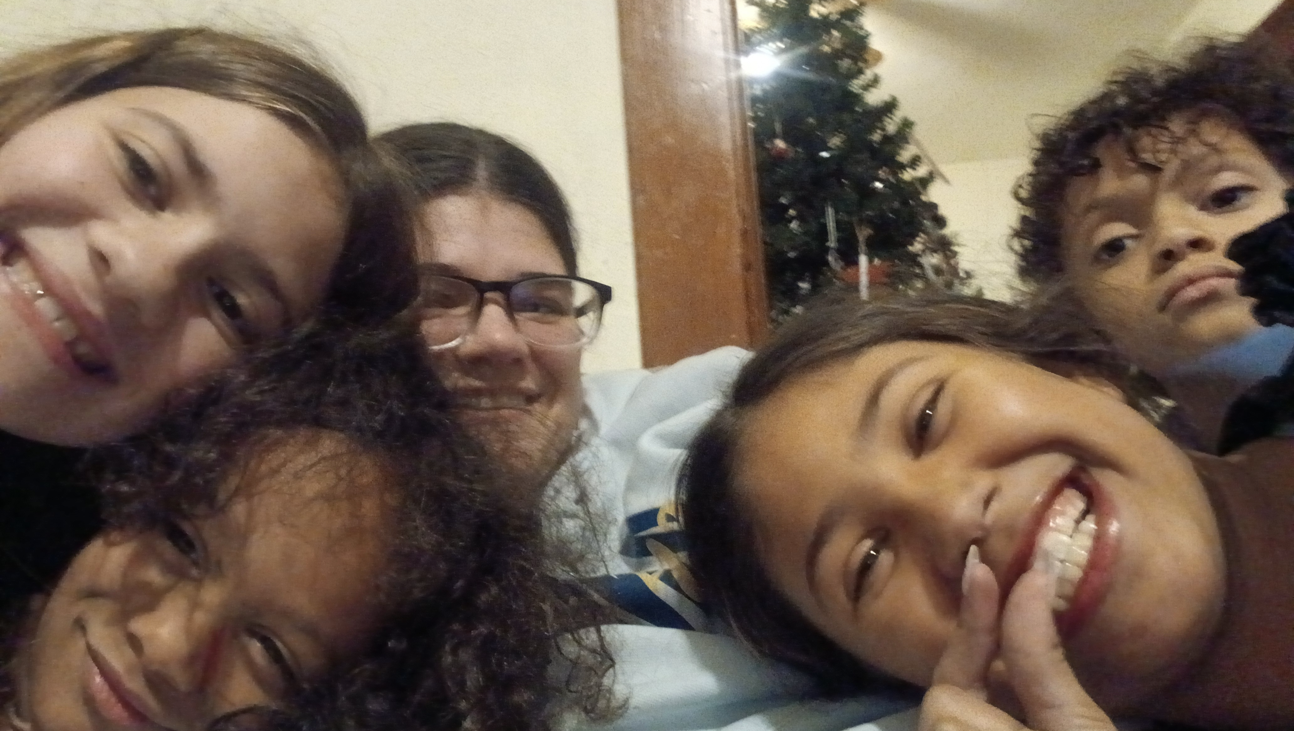 Help Alex Reunite with Her Kids in a New Home photo