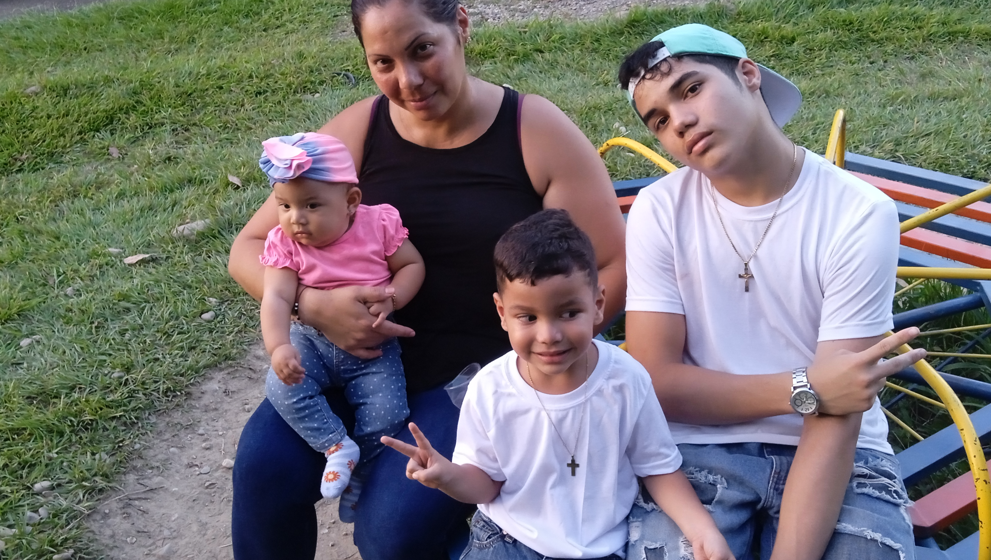 Ayúdame por favor .. este es el mayor anhelo de mi corazón photo