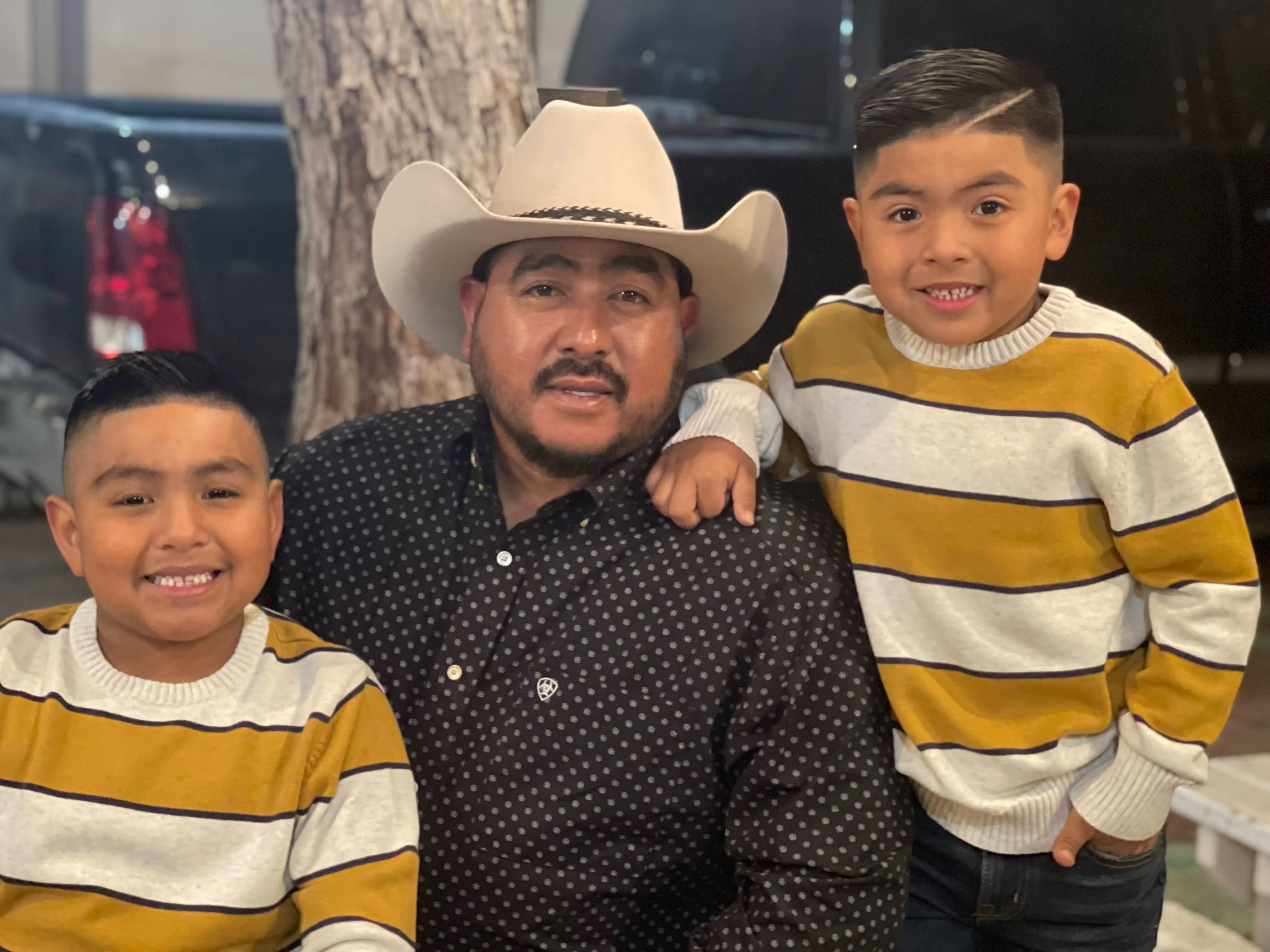 Help Luis Enrique Flores Lopez Return Home campaign photo, 4 of 8