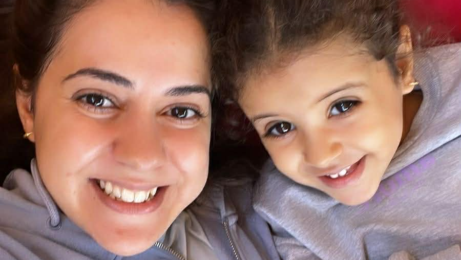 Supporting a mother through a difficult time photo