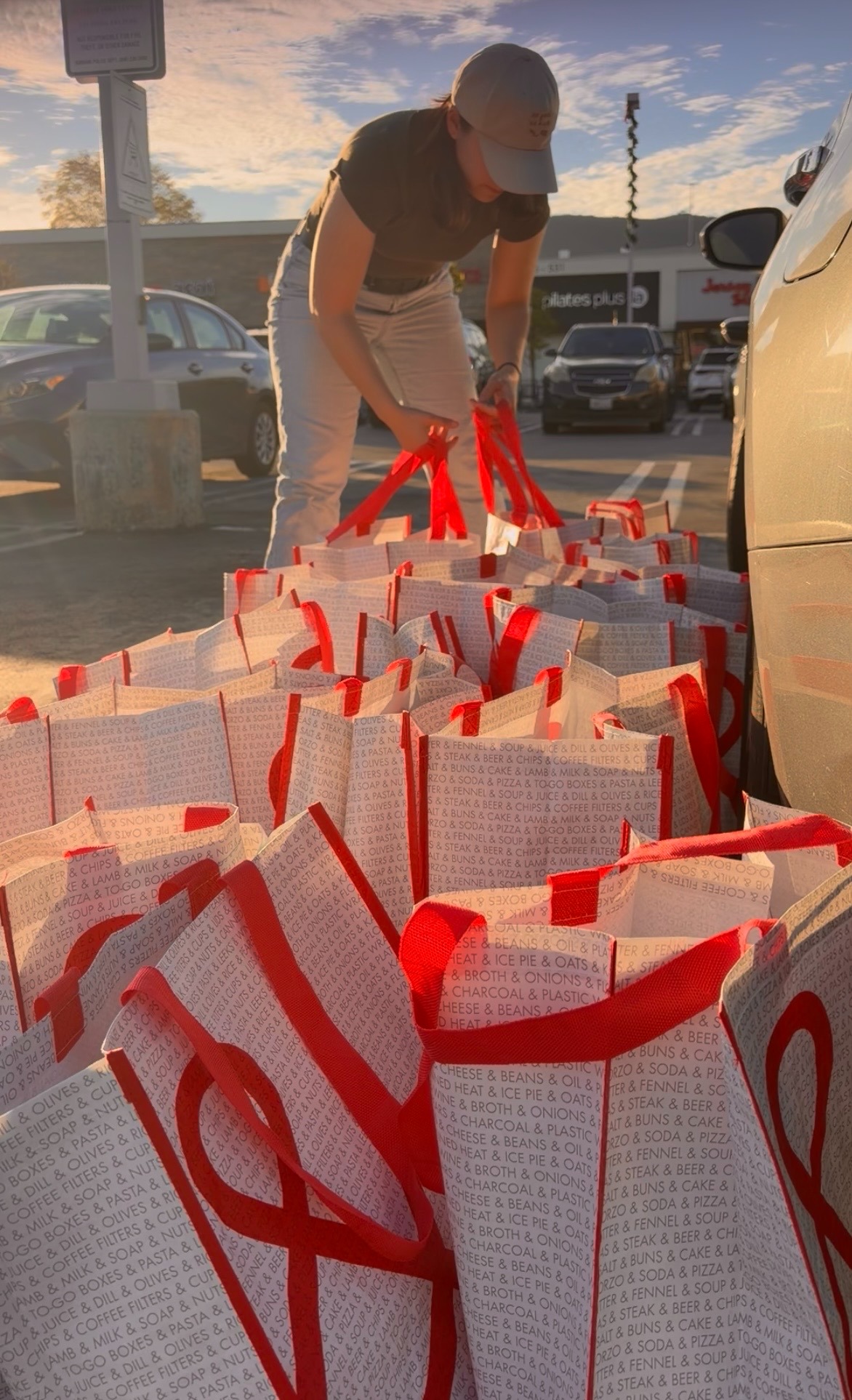 Support Comida En Casa: Groceries for LA Families campaign photo, 2 of 7