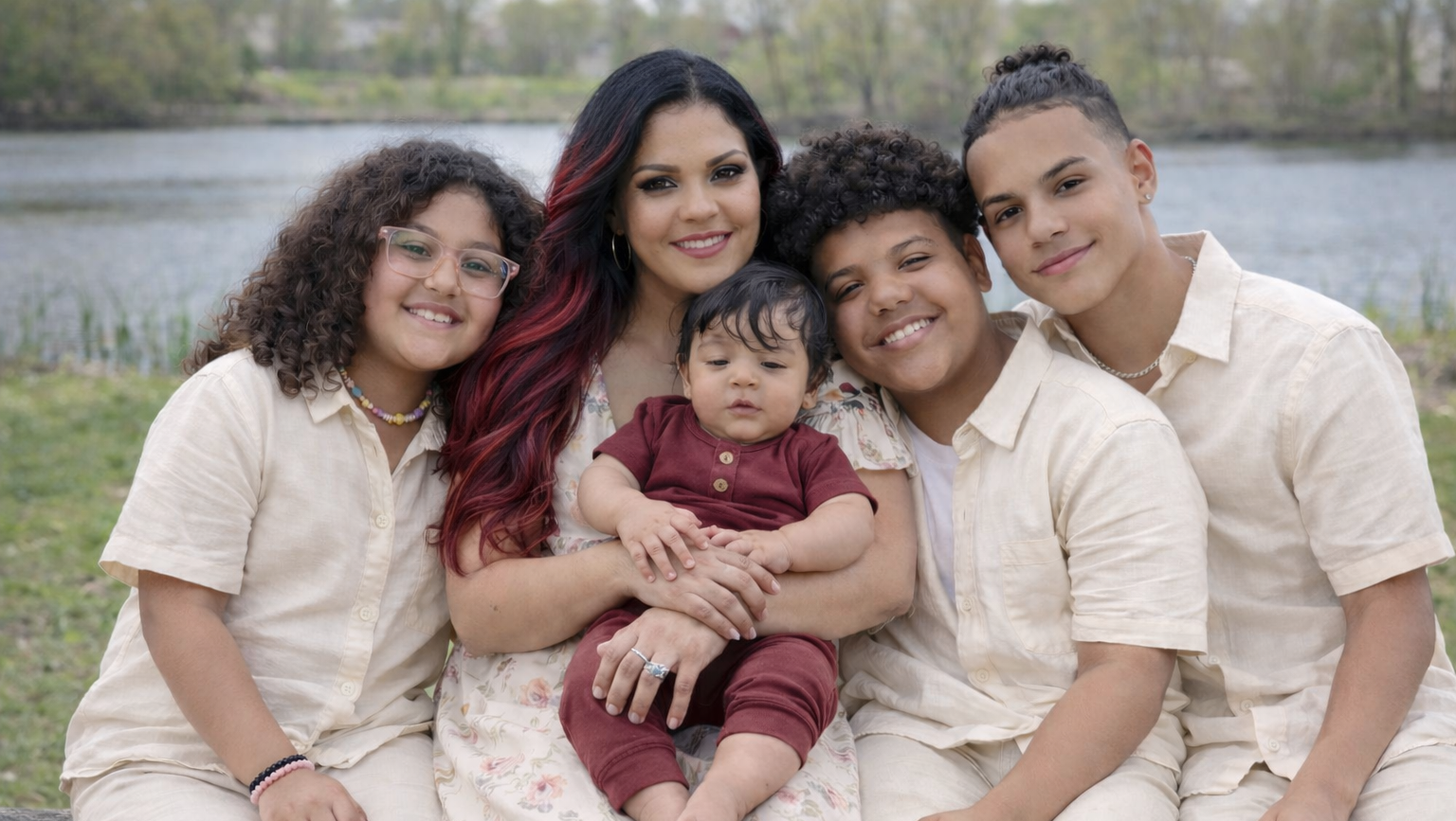 “My husband died. Today I fight alone for my 4 children.” photo