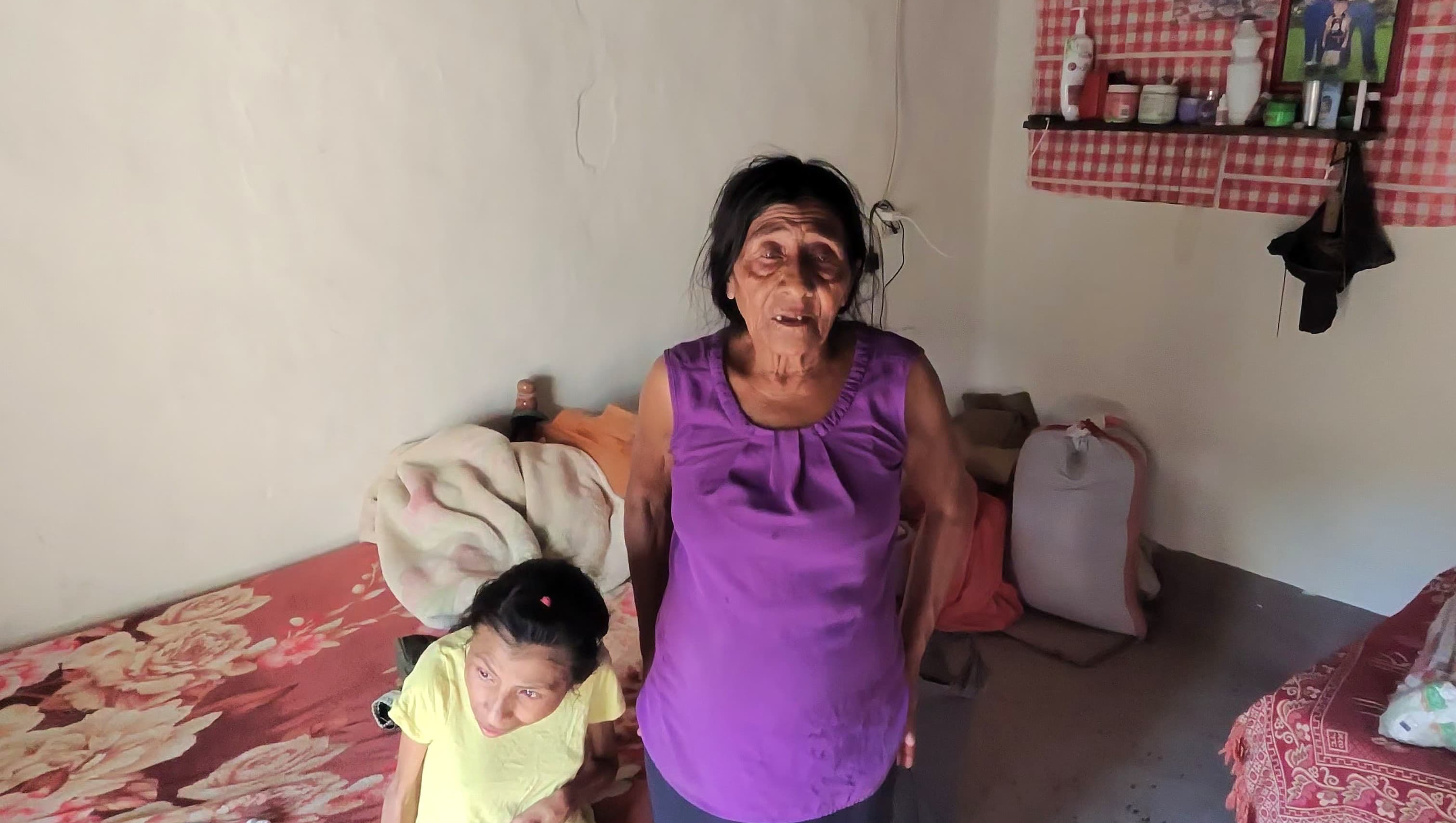 Ayudemos a Sandra a tener una silla de ruedas