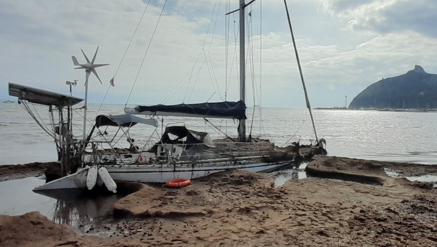 Ridiamo una Barca-Casa alla Famiglia Matias photo