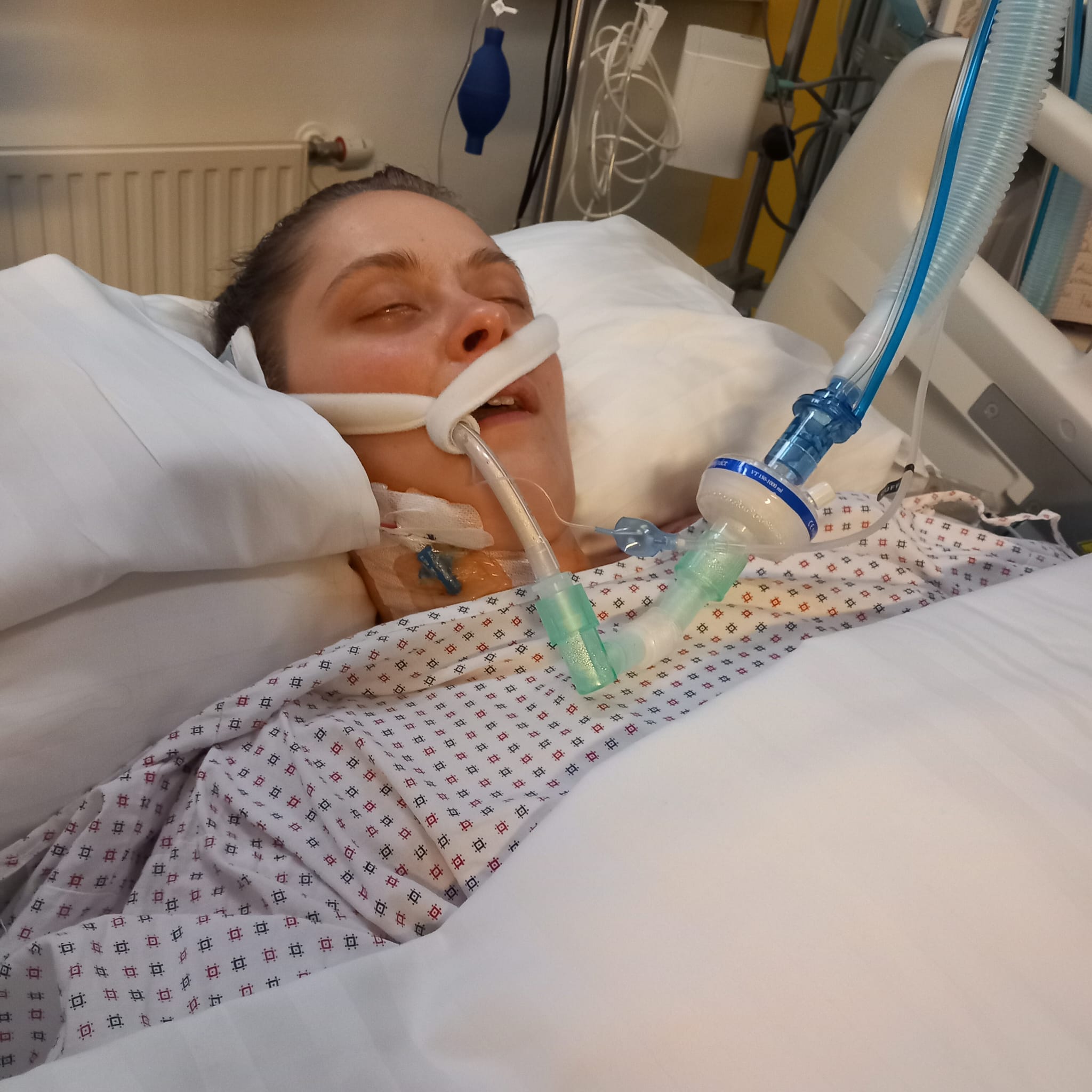 Fundraiser by Viktorias Freunde : Help Viktoria stay afloat during  hospitalization