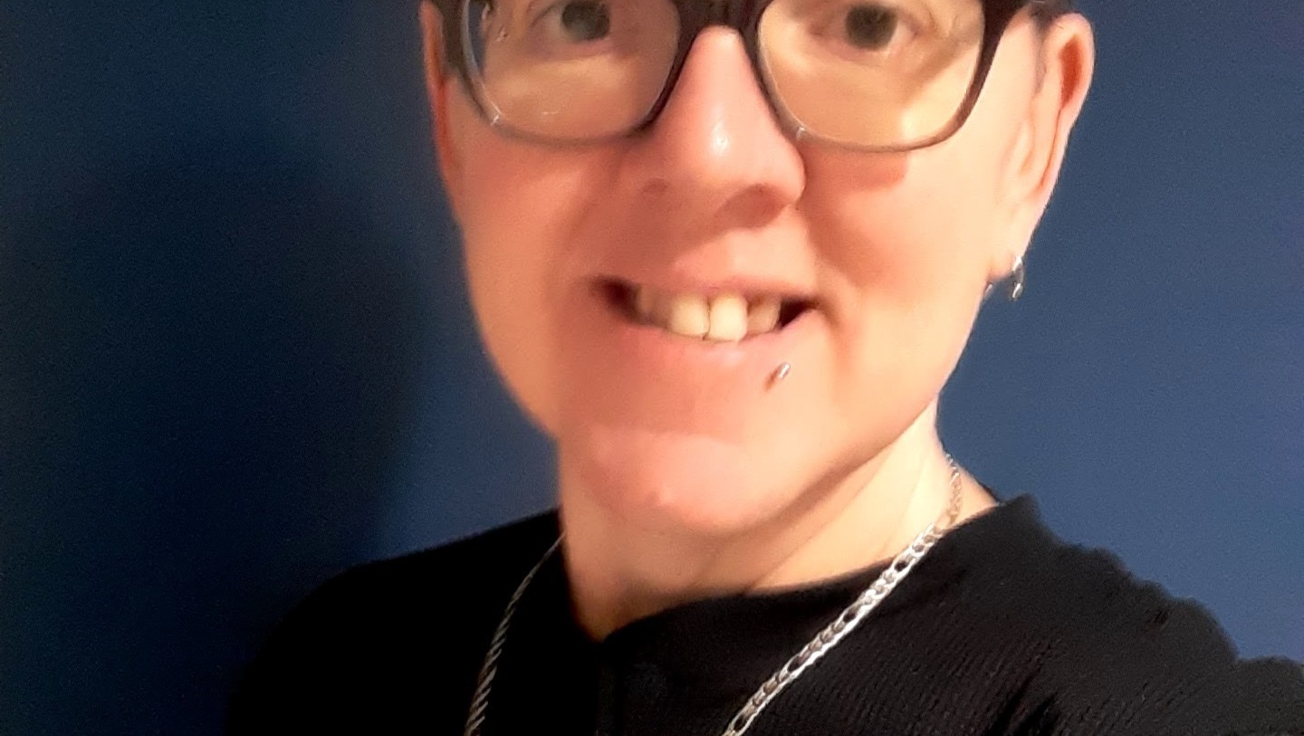 Help Jennifer Get Lasik Eye Surgery photo