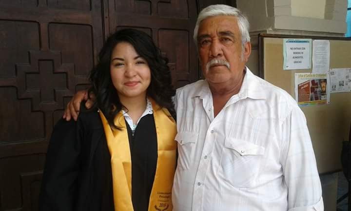 Ayúdanos a pagar la atención médica de mi abuelito campaign photo, 2 of 5