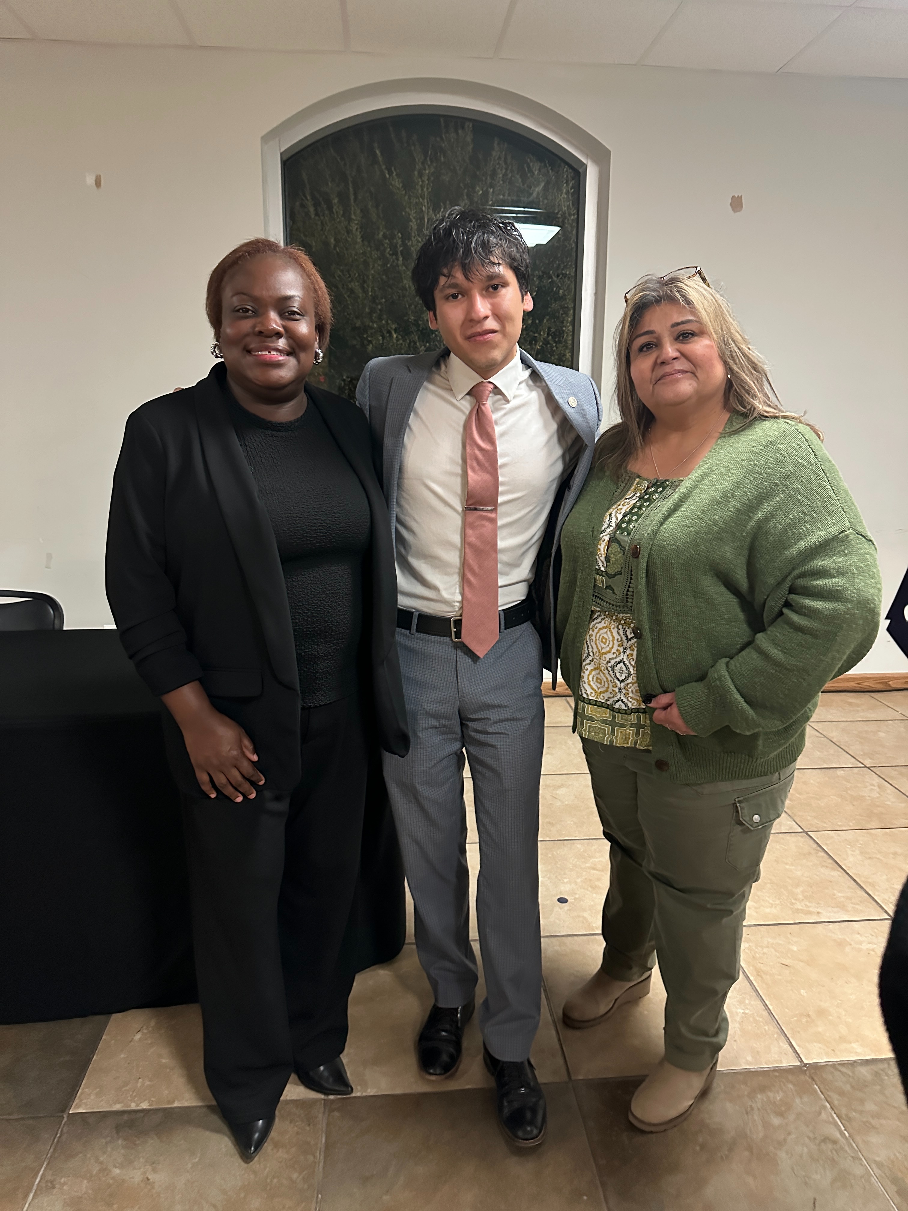 Help a 21-Year-Old Community Organizer Avoid Homelessness campaign photo, 6 of 8