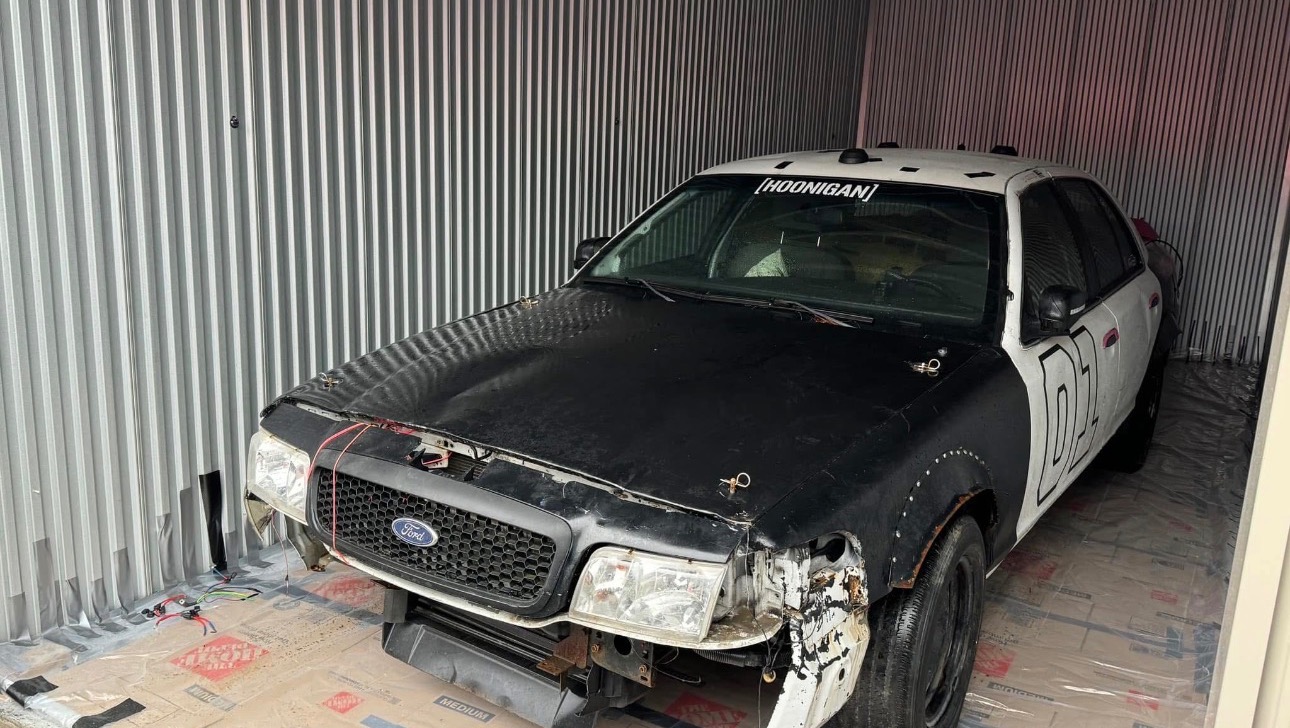 Help restore the glory of a beautiful Crown Vic photo