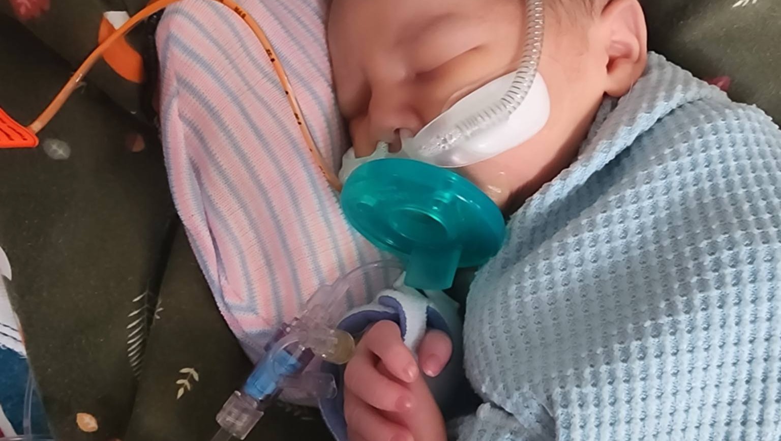 Support for Christian’s Newborn and Family photo