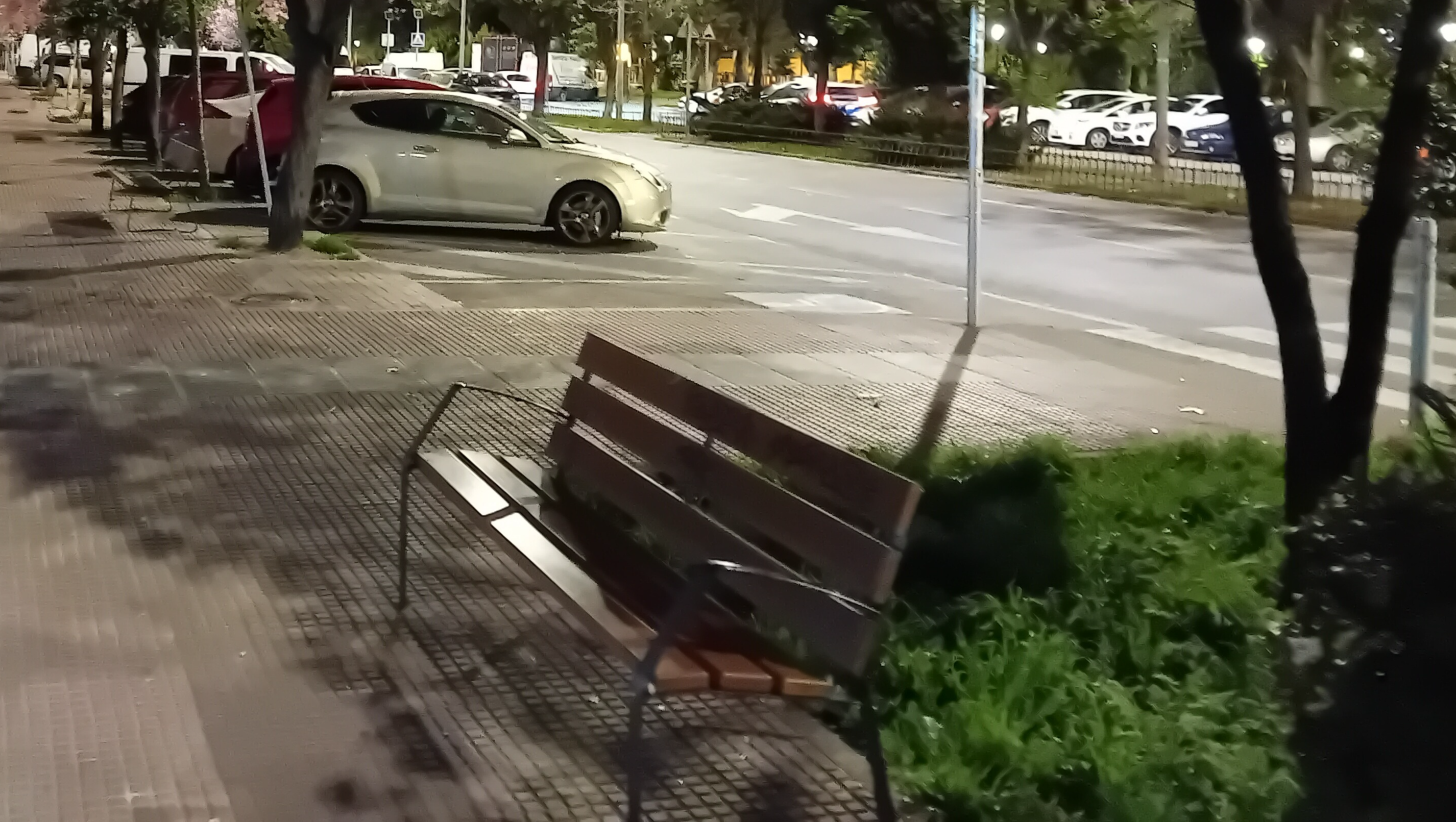 HELP A HOMELESS TEENAGER photo
