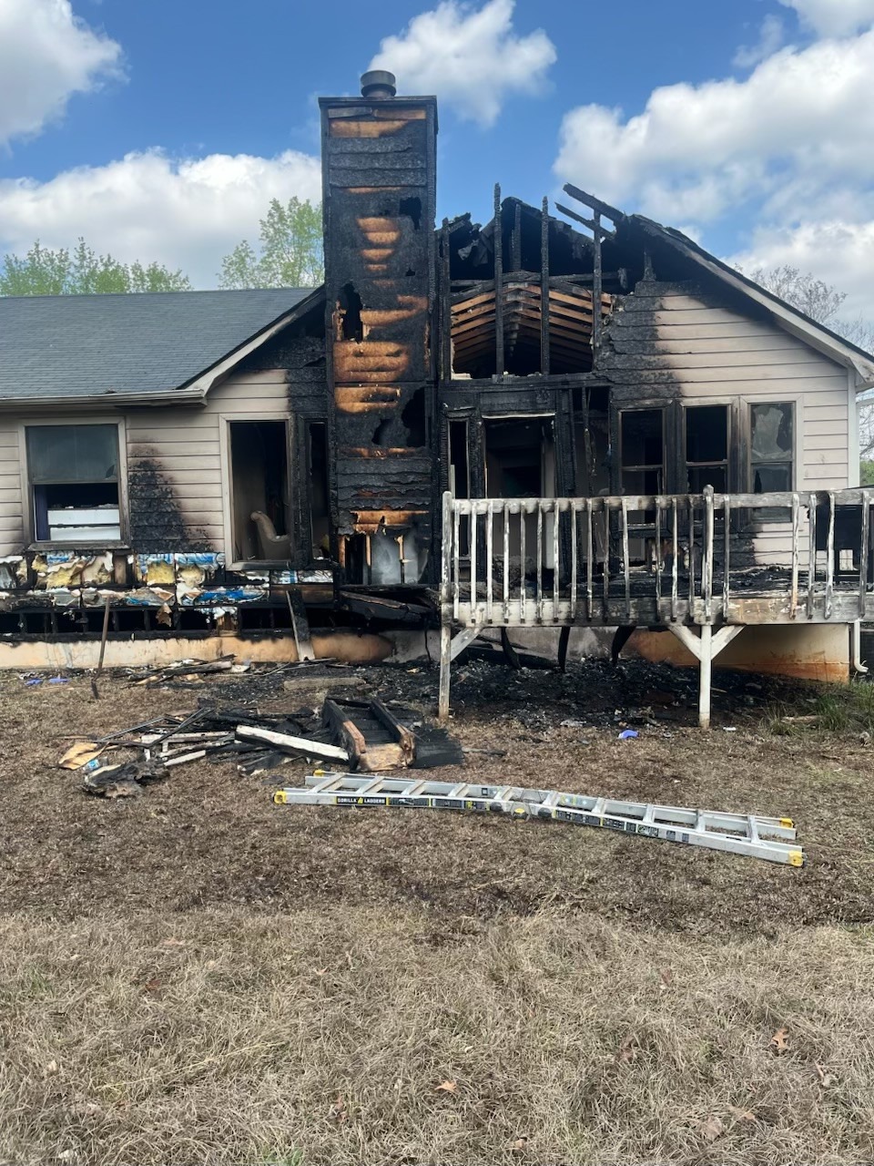 Kampagnen-Foto für Family of 9 Loses Everything in Devastating Fire, 7 von 8