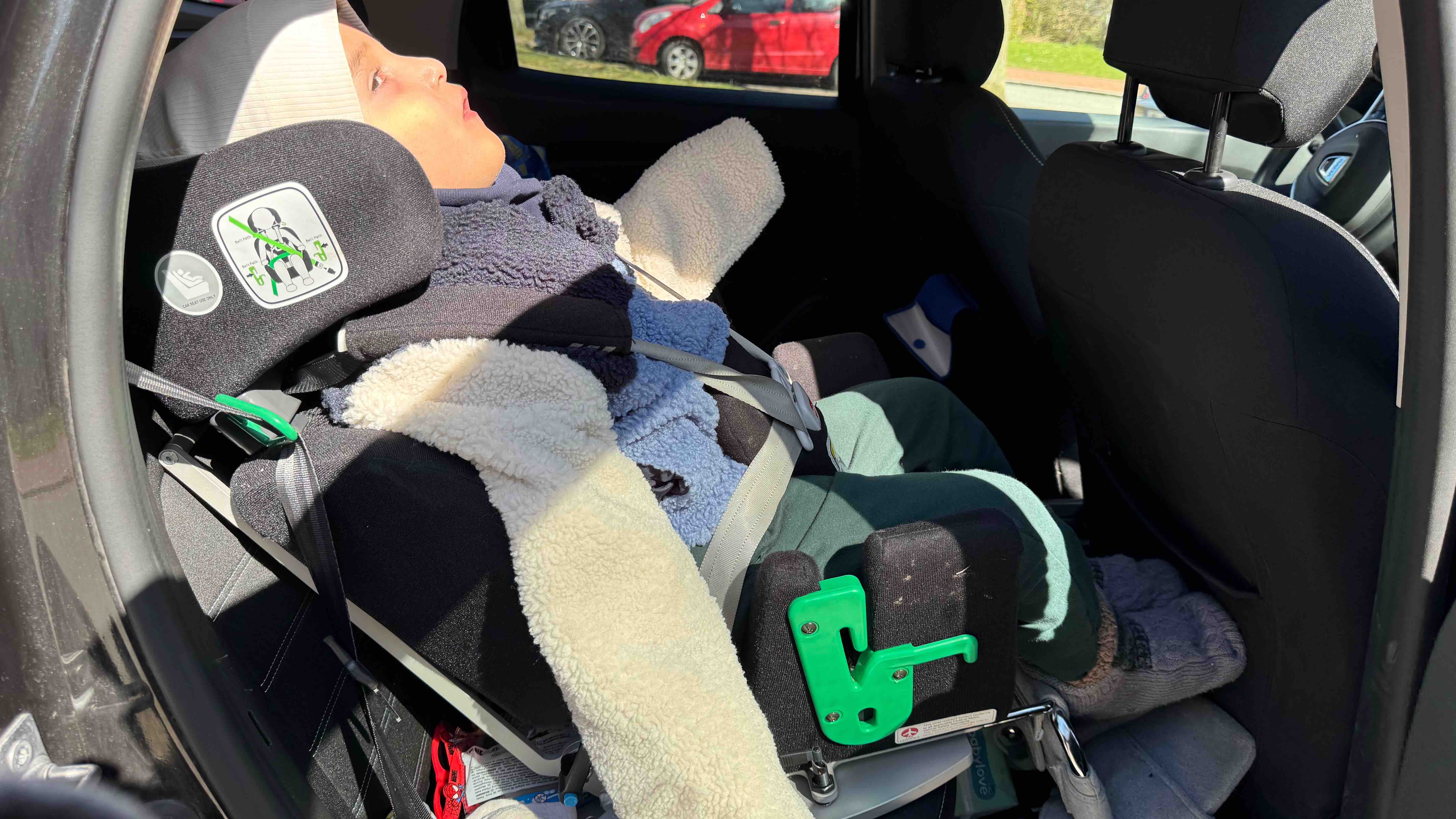 Hilfe für Mikael: Mobilität für ein schwerkrankes Kind photo