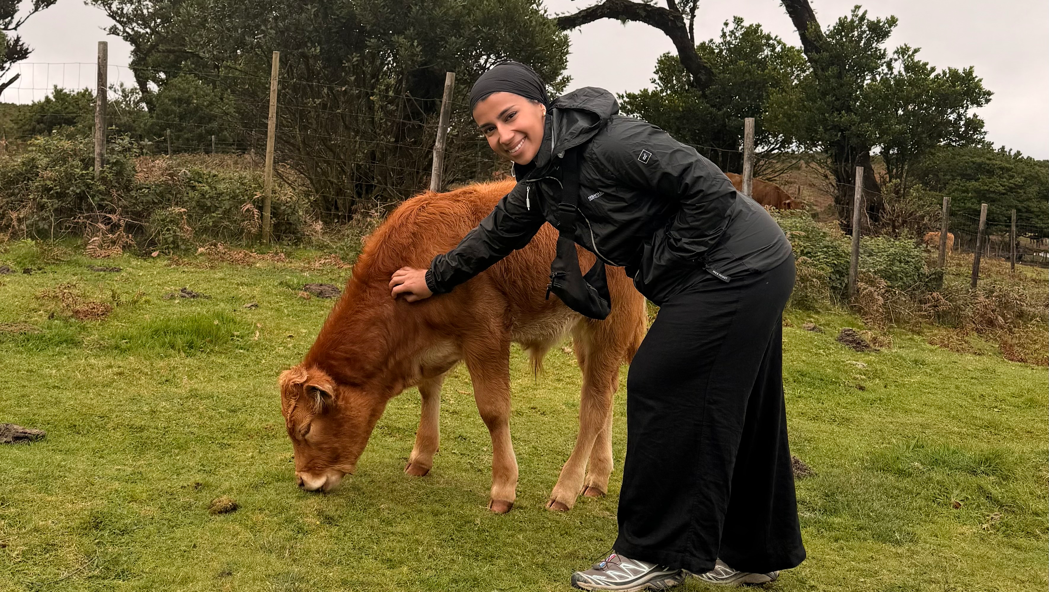 Support Zainab - Vet Volunteering for Wildlife conservation photo