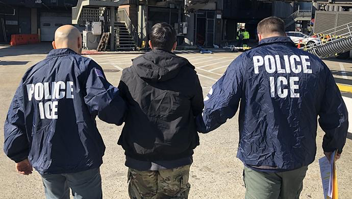 Me ayudas para pagar mi fianza de migración photo