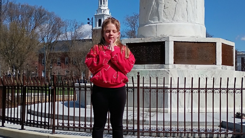 A Mom, a Dad, and a Daughter Holding On After Losing All photo
