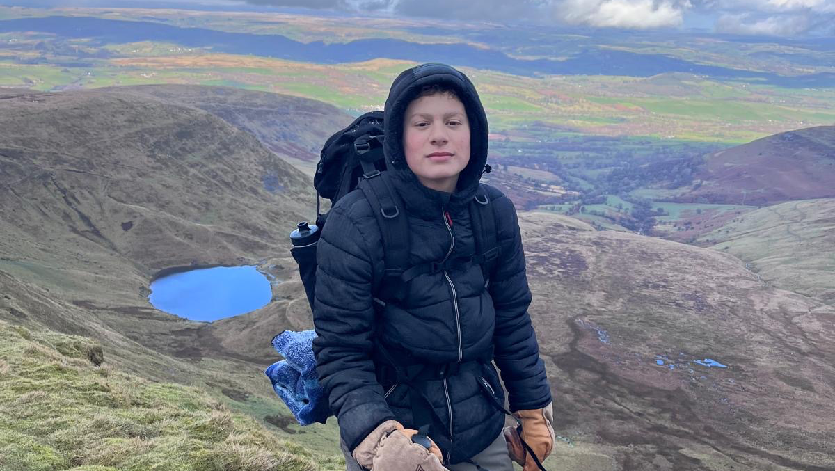 Please help me do hiking trips photo