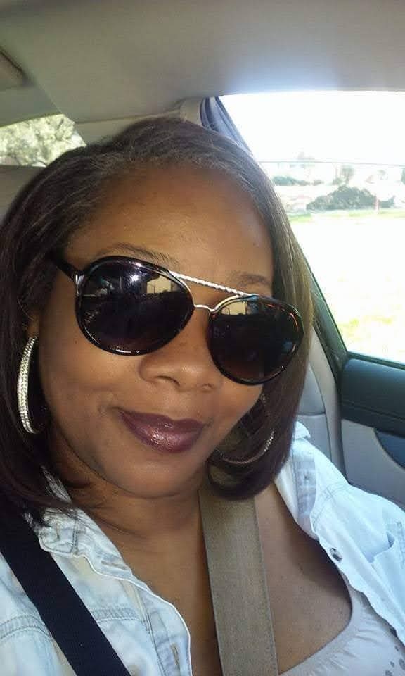 Foto van campagne Pontiac's Shelter Mom Rosalind Jackson Homegoing Today, 4 van 8
