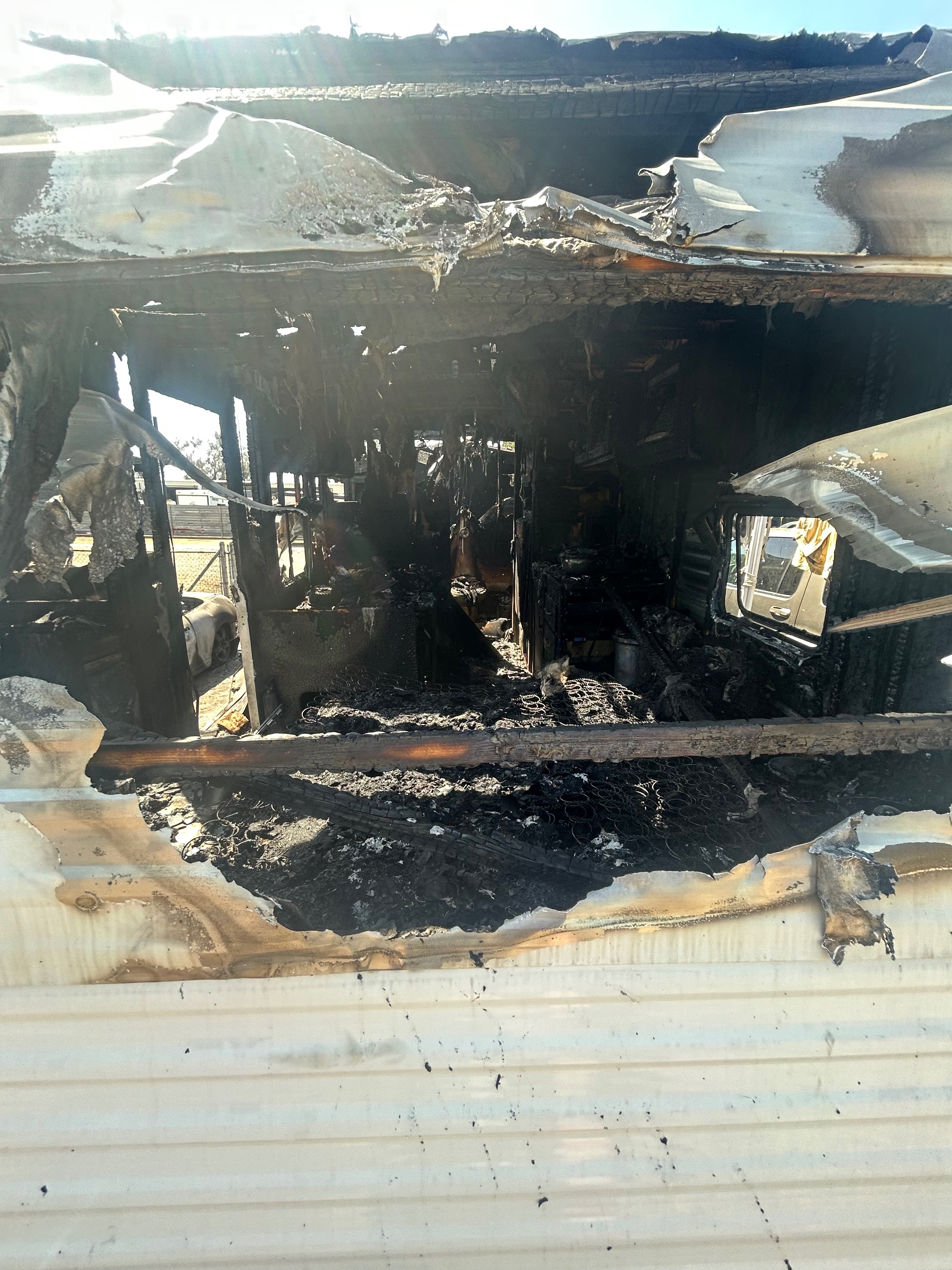 Reyna Fire Fundraiser for Larry Barraza by Reyna Galicia : House caught on fire