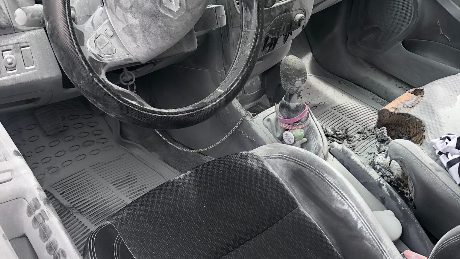 La mia auto è andata a fuoco: ho bisogno di ripartire photo