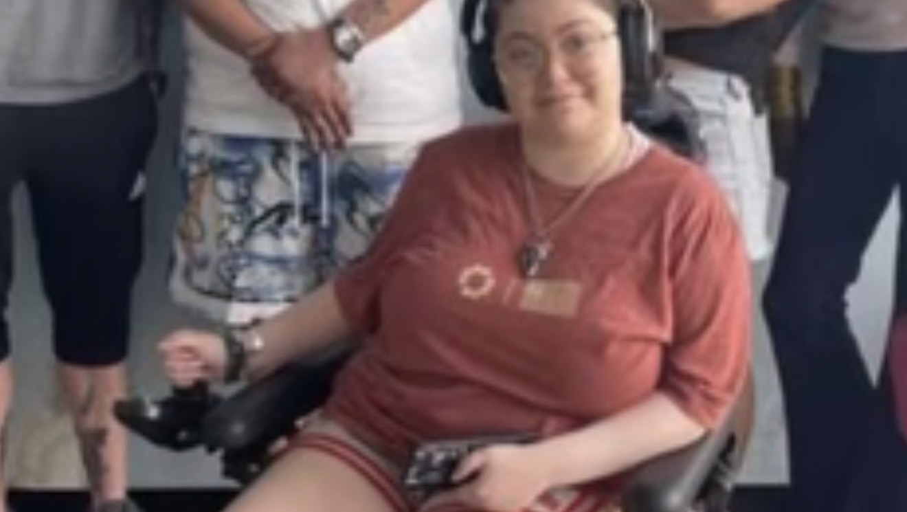 Help Cayla Get a Wheelchair Accessible Van photo