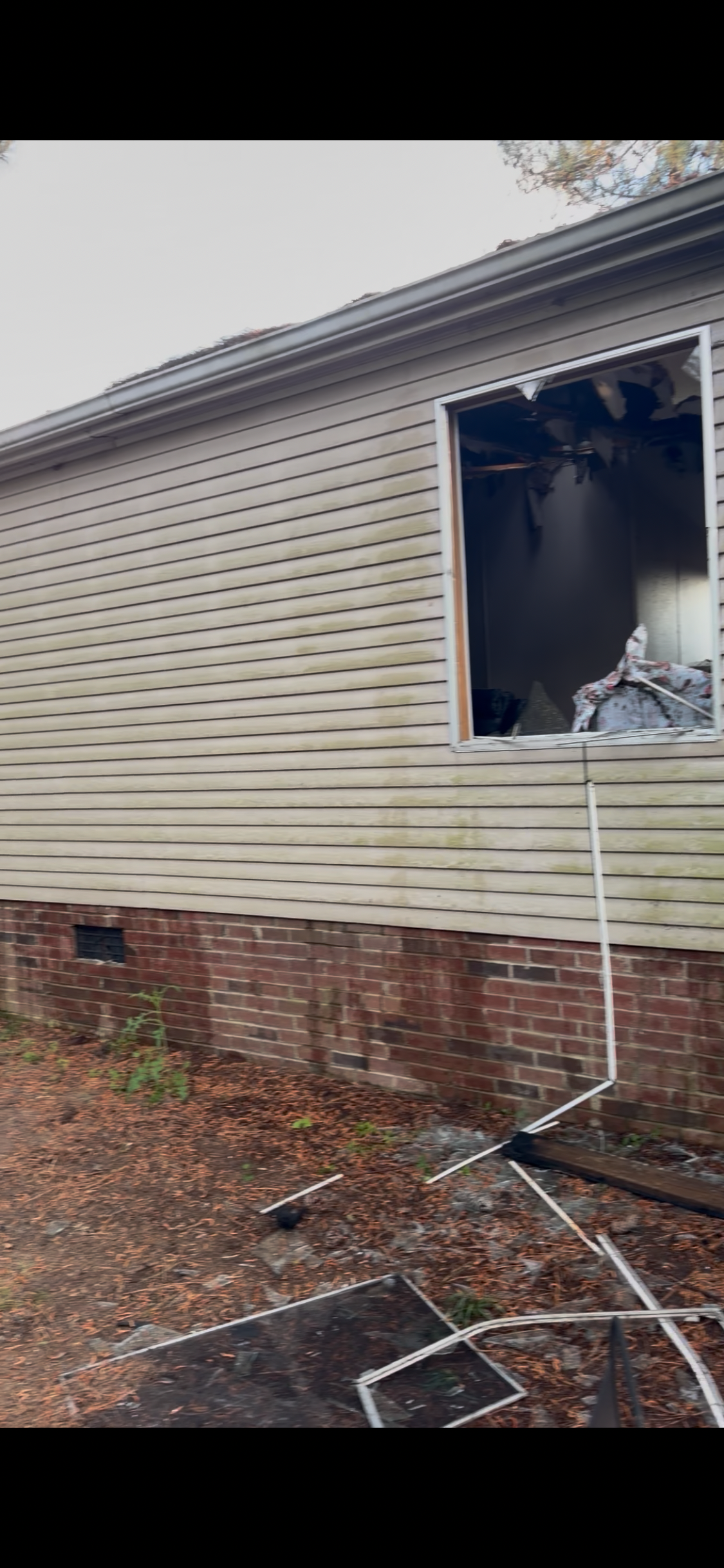 Fundraiser by Jessica Signal : Help a Single Mom Rebuild After House Fire
