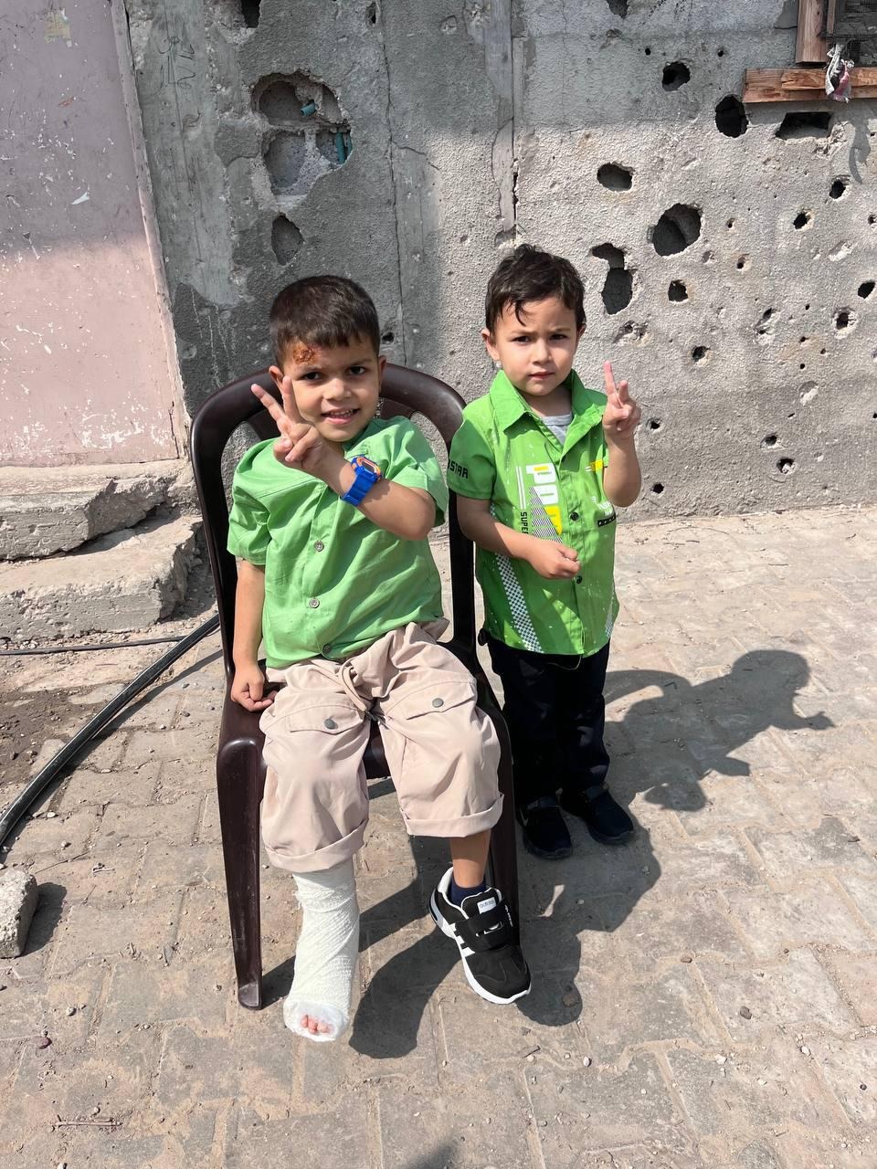 Medical care for Mustafa, child survivor of bombing campaign photo, 4 of 8