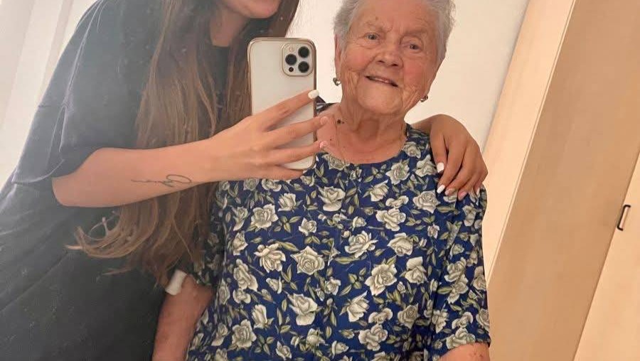 Help Amenda Save Her Mother from Cancer photo