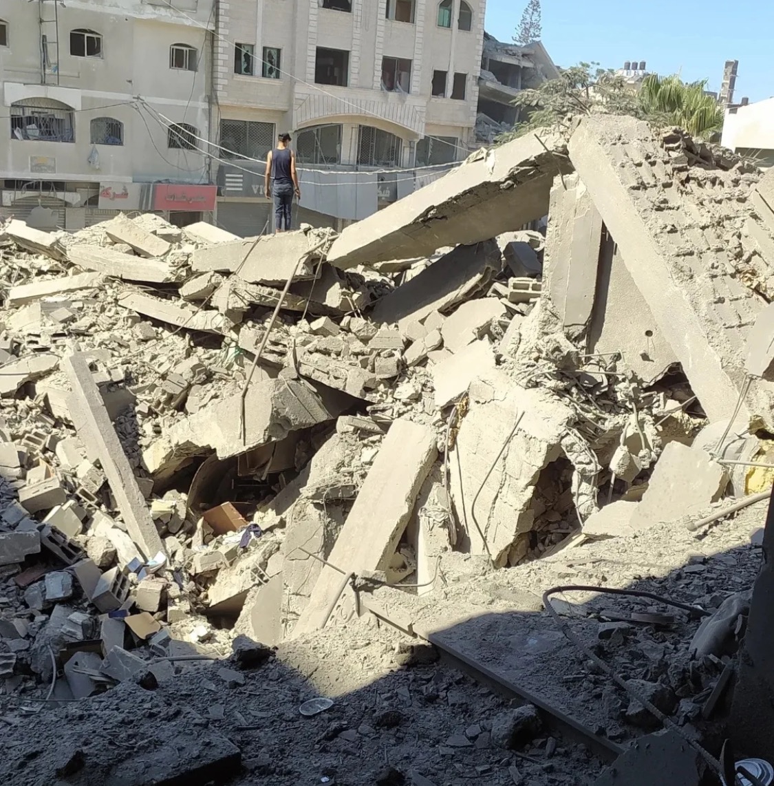 Rabie H and his neighbours: Still standing in Gaza campaign photo, 6 of 7