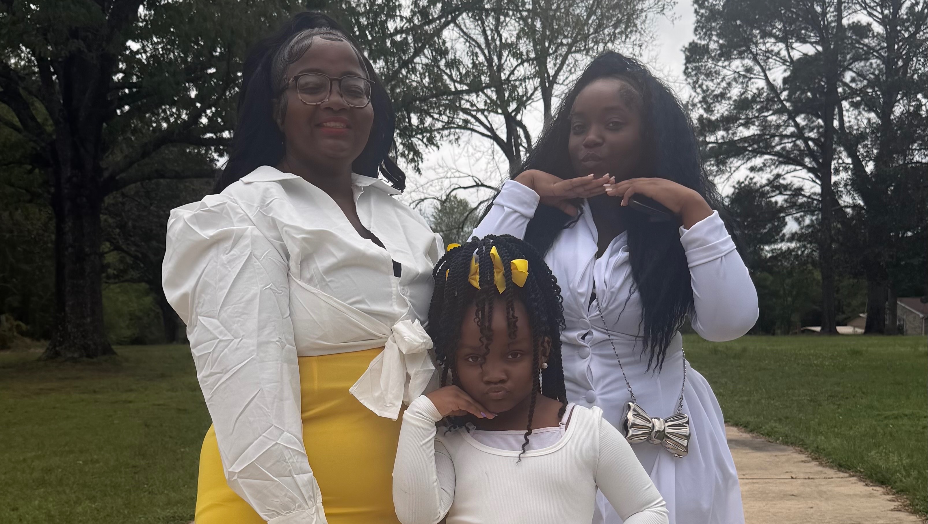 Help Rosa and Her Kids Stay Safe photo
