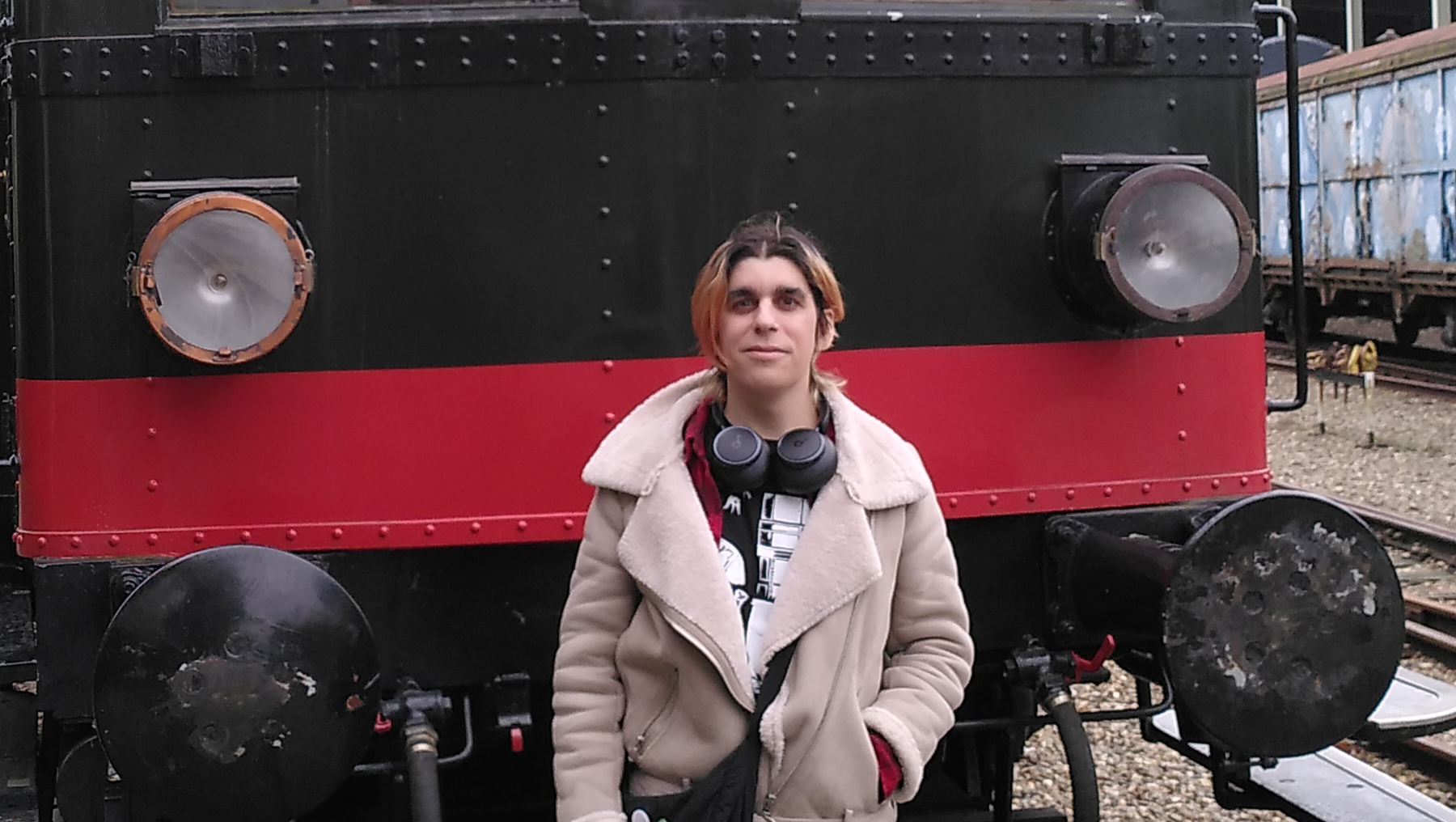 Fundraiser by Flora Piboubès : Help Flora afford costs of living