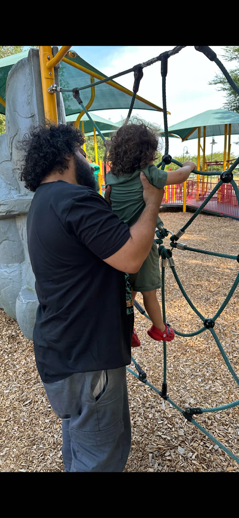 Help Elide Reunite Her Family campaign photo, 2 of 5