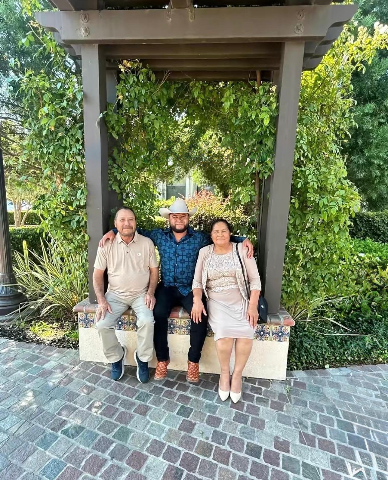Mi papá falleció y ocupamos su ayuda campaign photo, 5 of 8