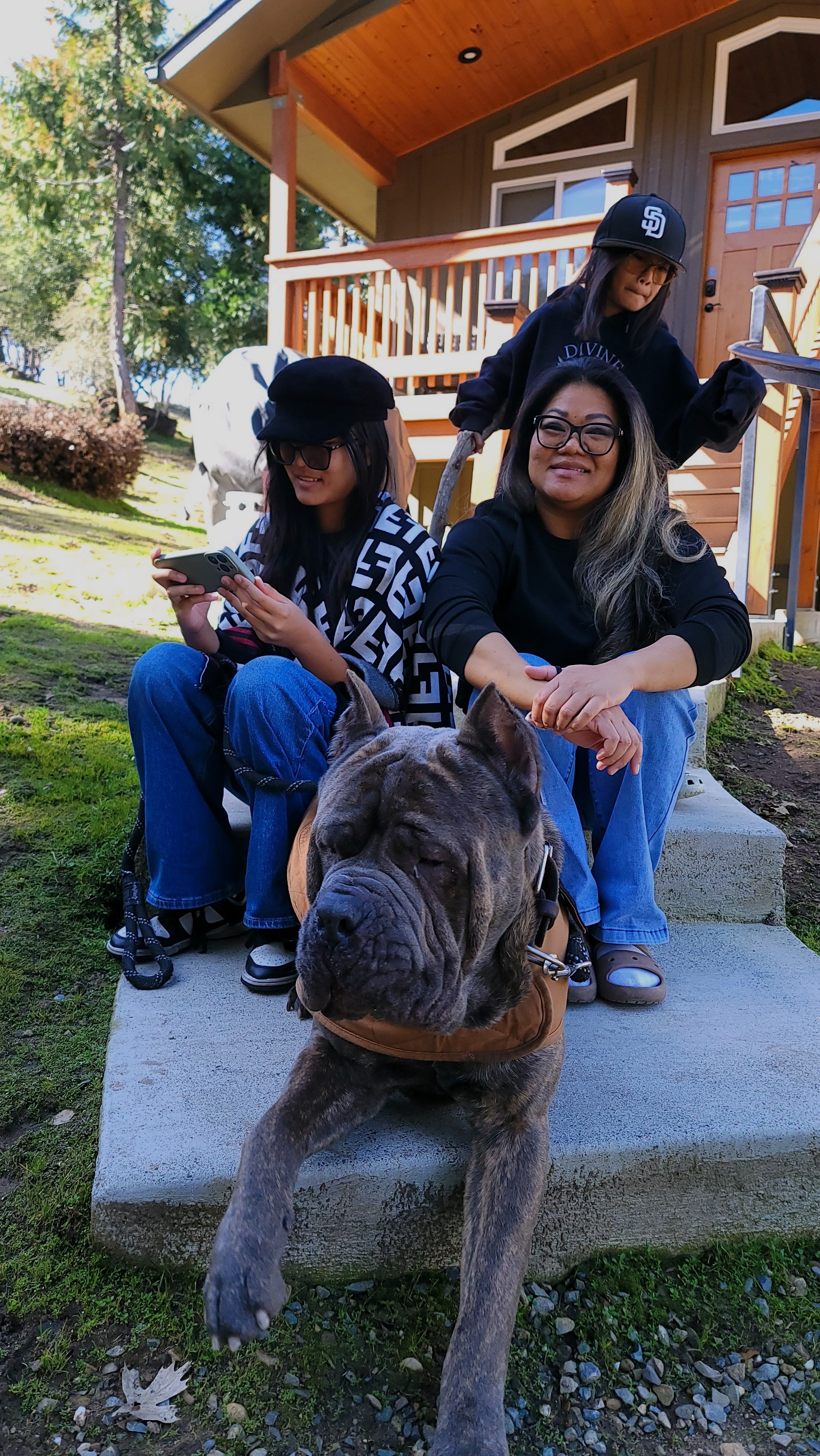 Help Leslie's Family Through This Crisis campaign photo, 5 of 8