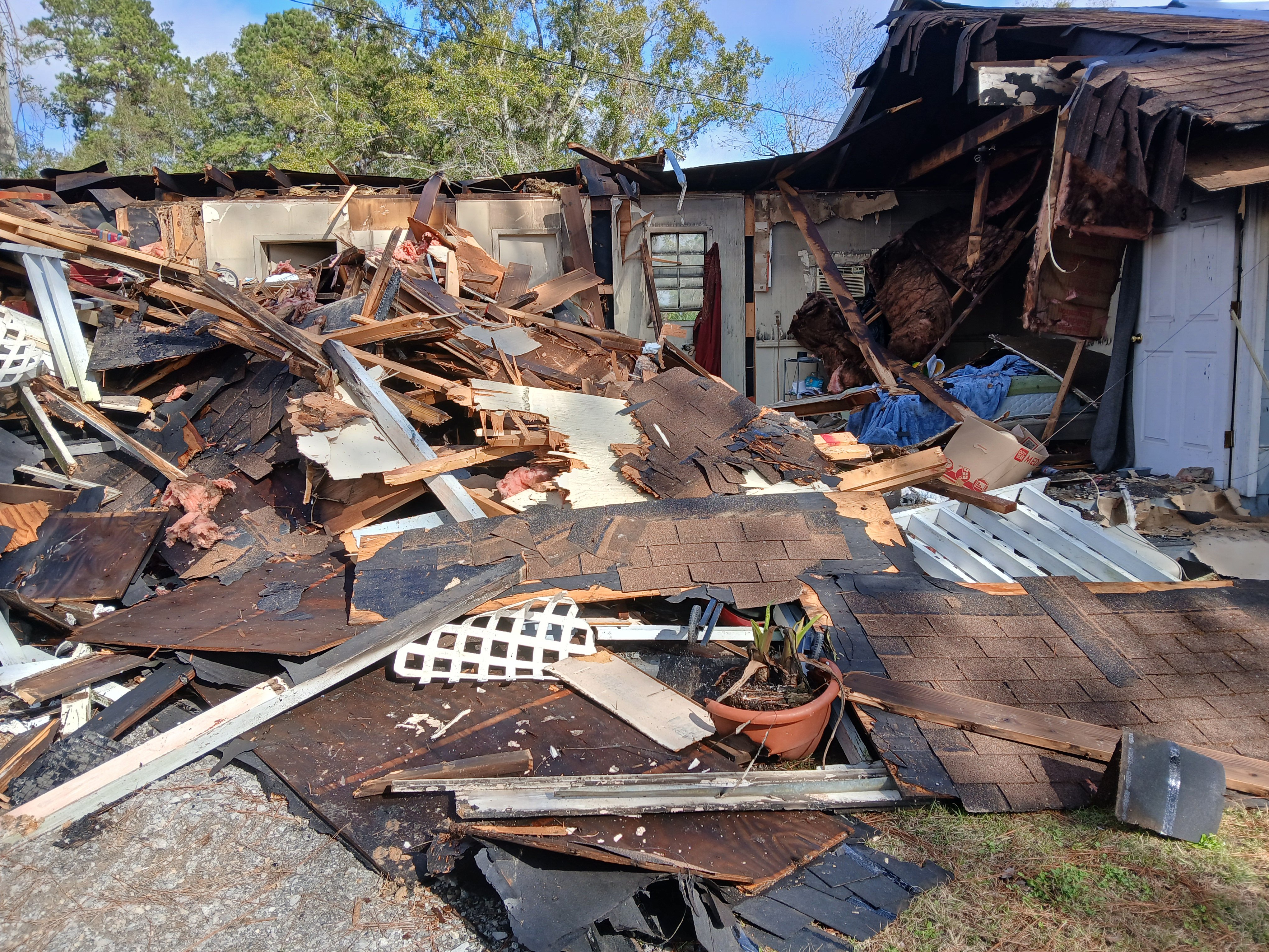 Help Deirdre Rebuild After Fire & Health Struggles campaign photo, 6 of 8