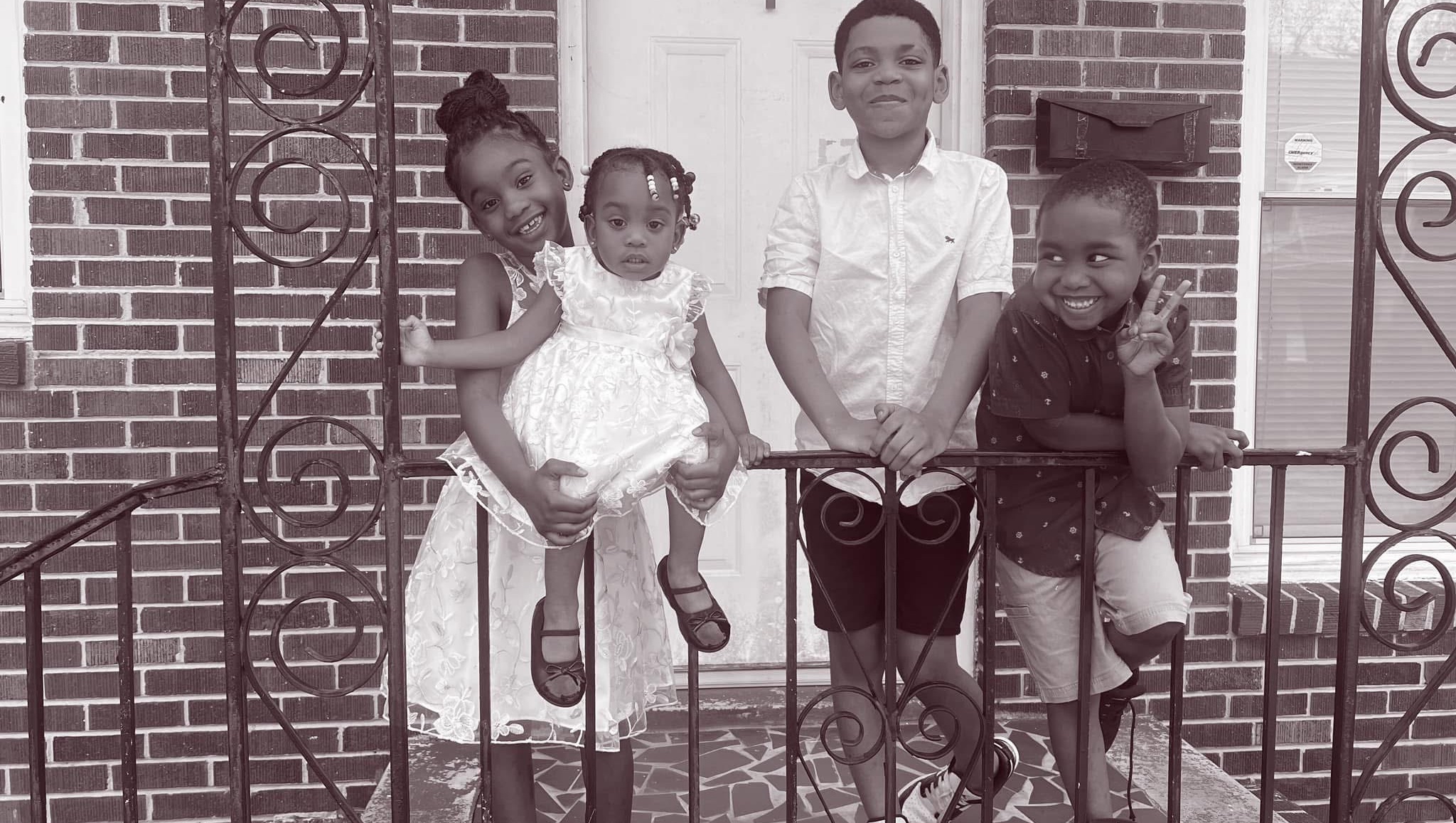 Support for Deborah's Family to Avoid Eviction photo