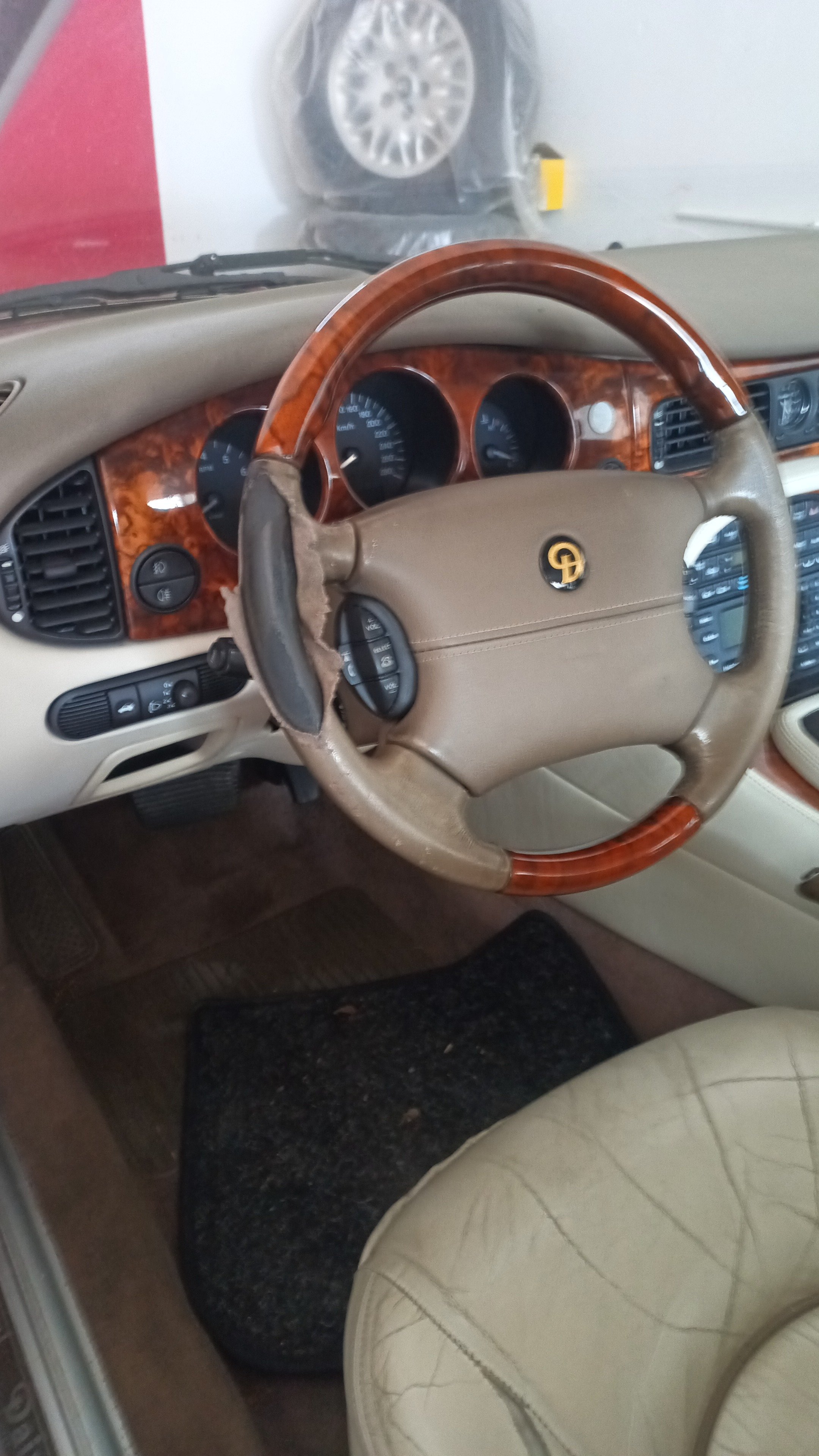 Kampagnen-Foto für Restauration vom Jaguar Daimler V8, 5 von 8