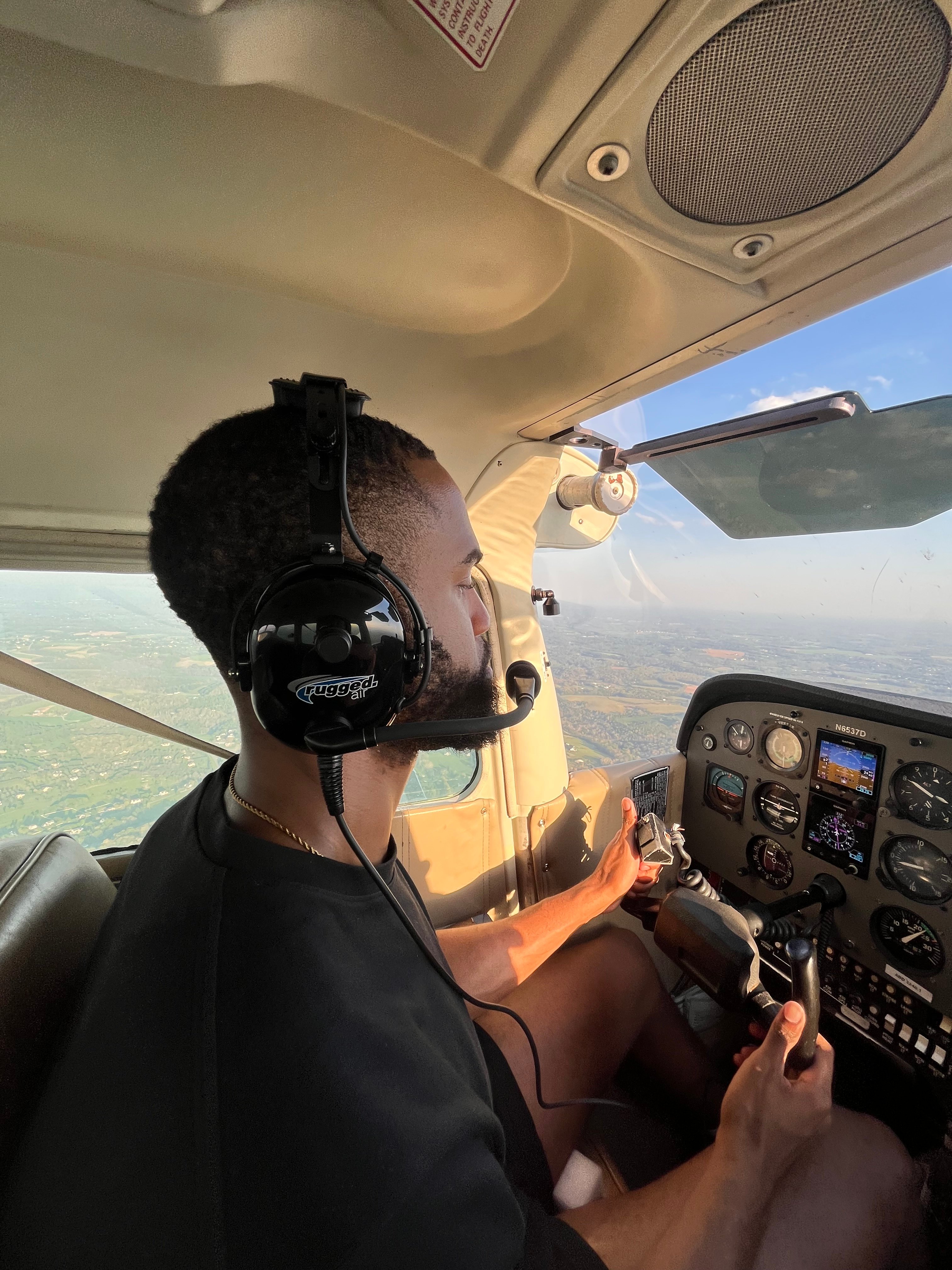 Help Kemar Finish his Student Pilot Training campaign photo, 2 of 7