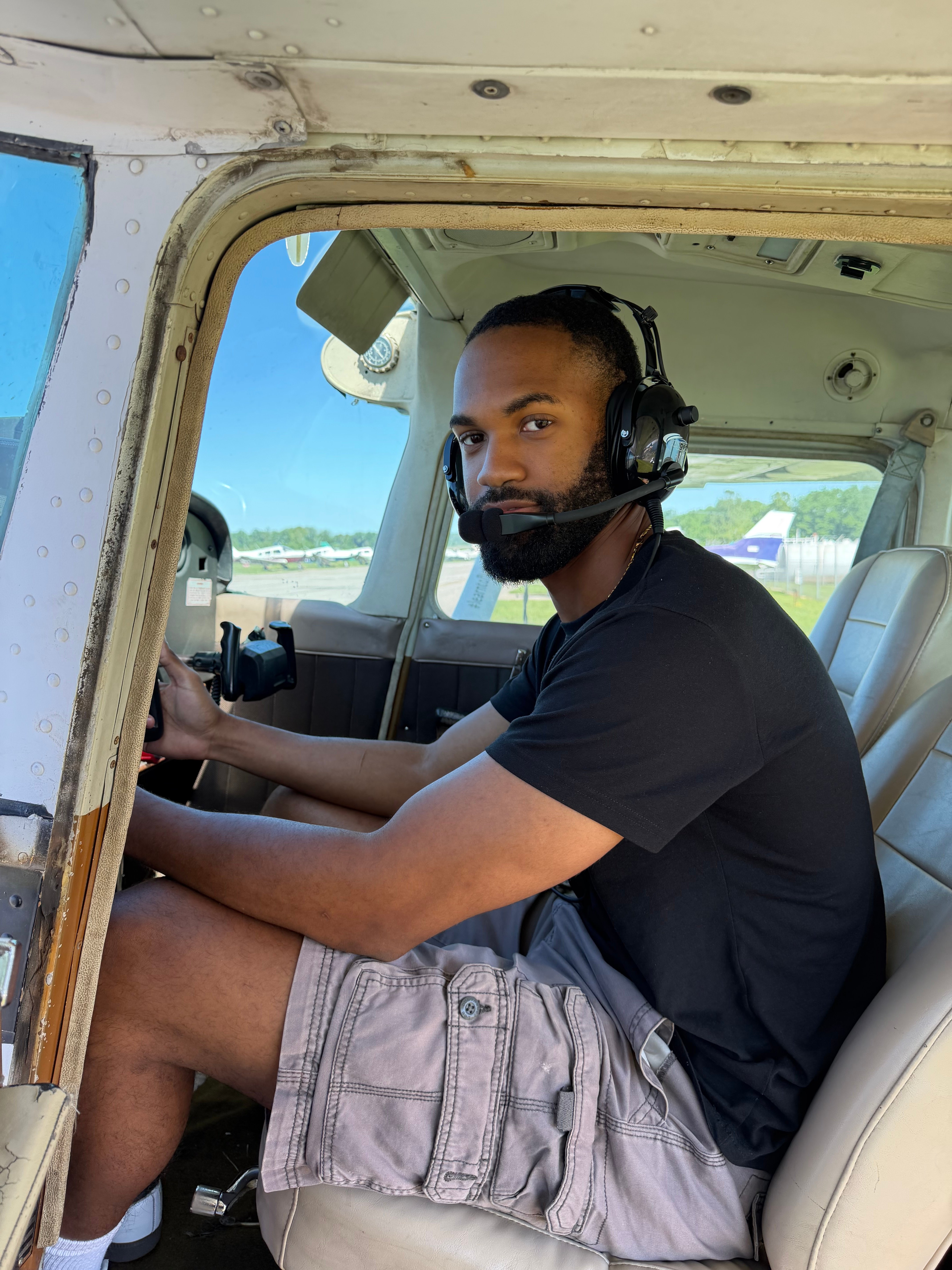Help Kemar Finish his Student Pilot Training campaign photo, 5 of 7