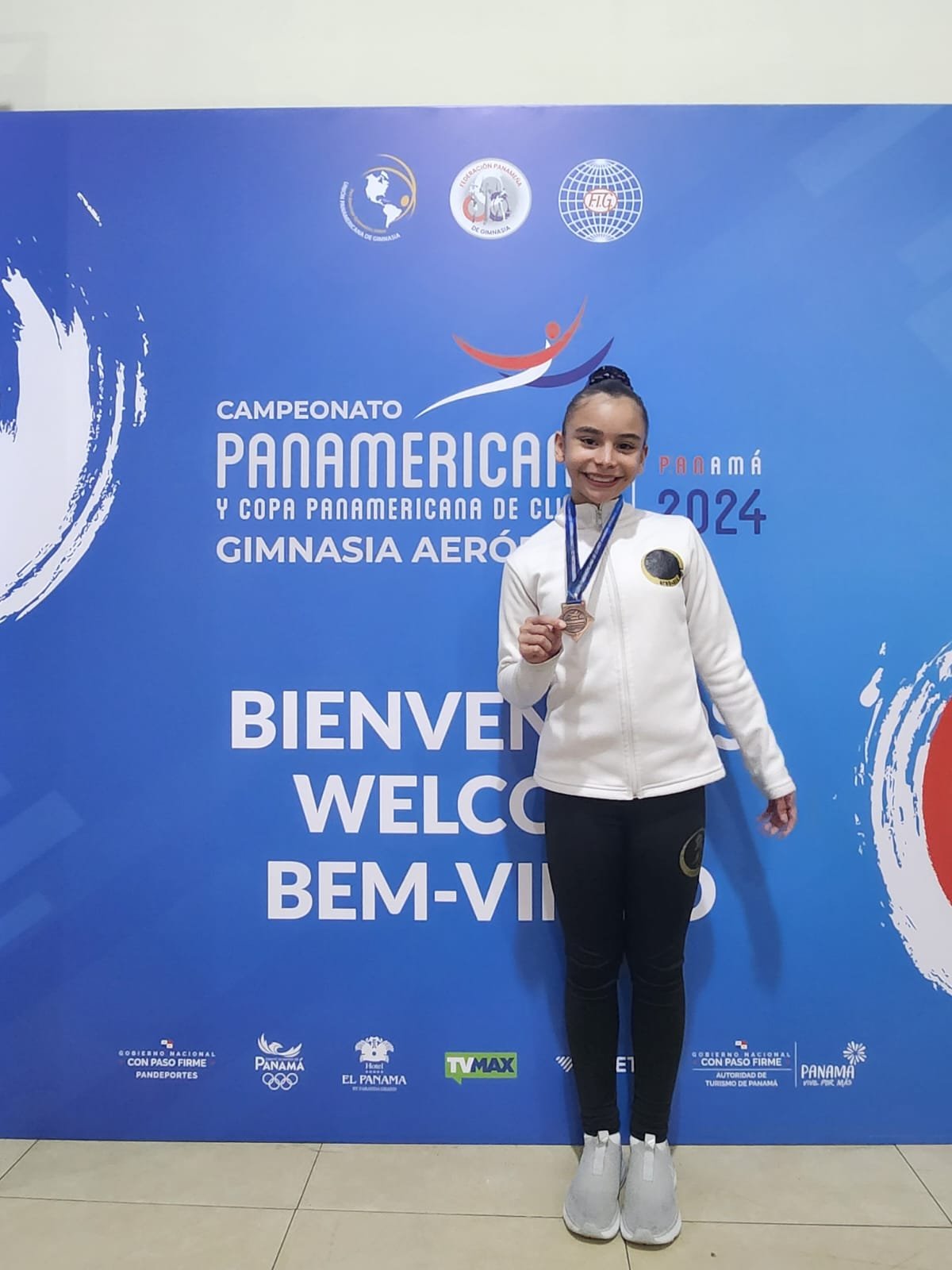 Ayuda  Frida a ir al Mundial de Gimnasia Aerobica!! campaign photo, 6 of 8