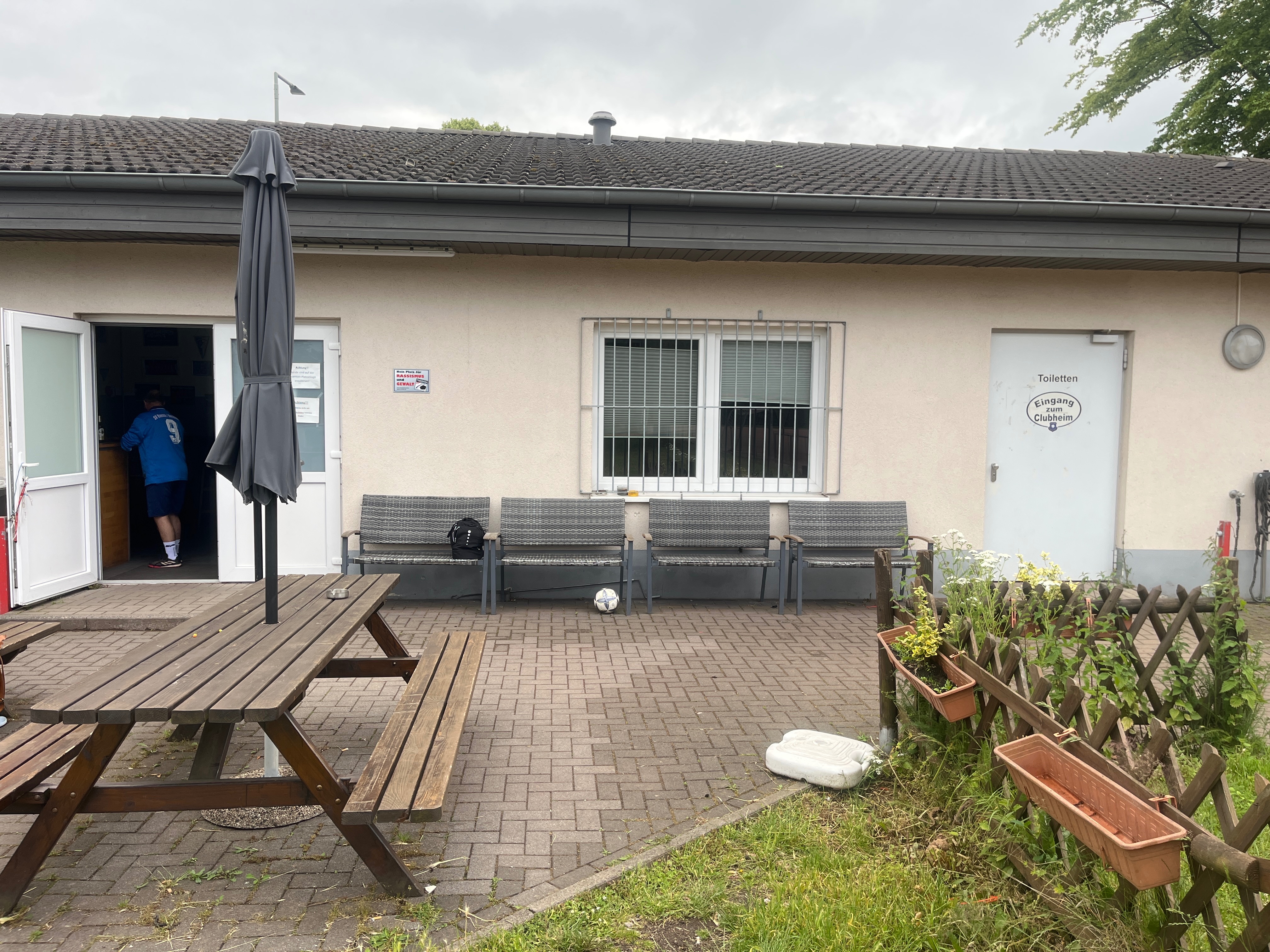 Sportvereins-Terrasse im neuen Glanz campaign photo, 2 of 4