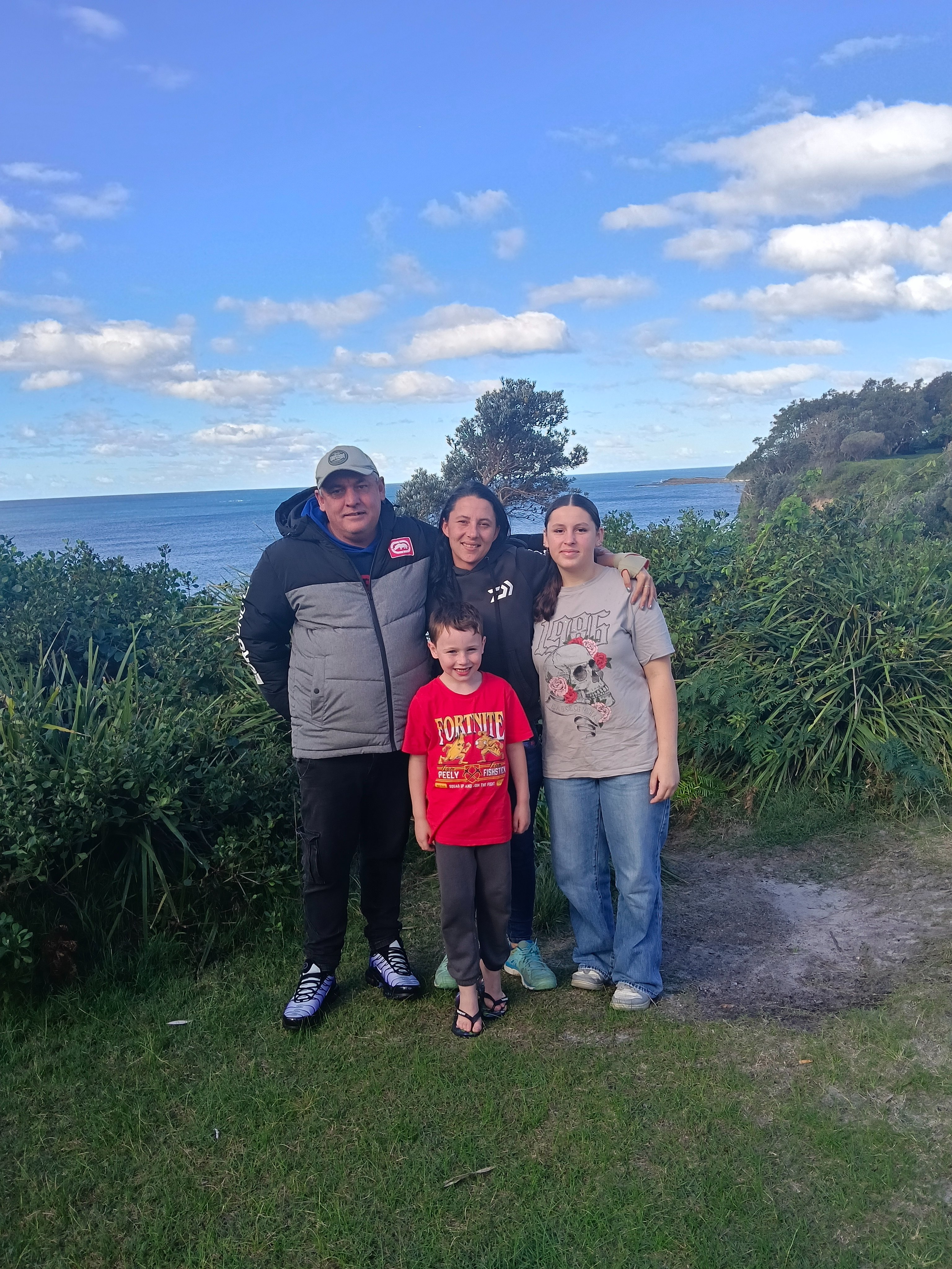 to find my family I haven't seen or have lost campaign photo, 2 of 6
