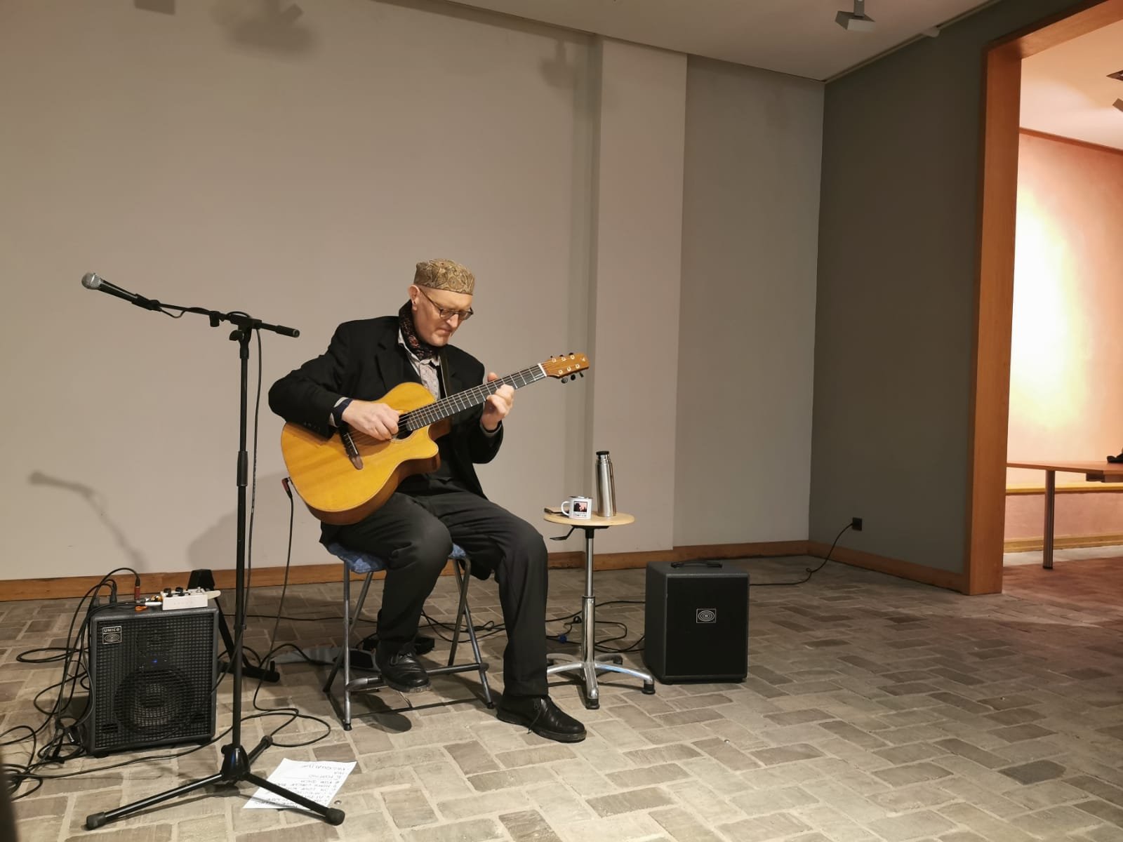 Kampagnen-Foto für Musiker Helm kann kaum noch essen und trinken - helft!, 4 von 8