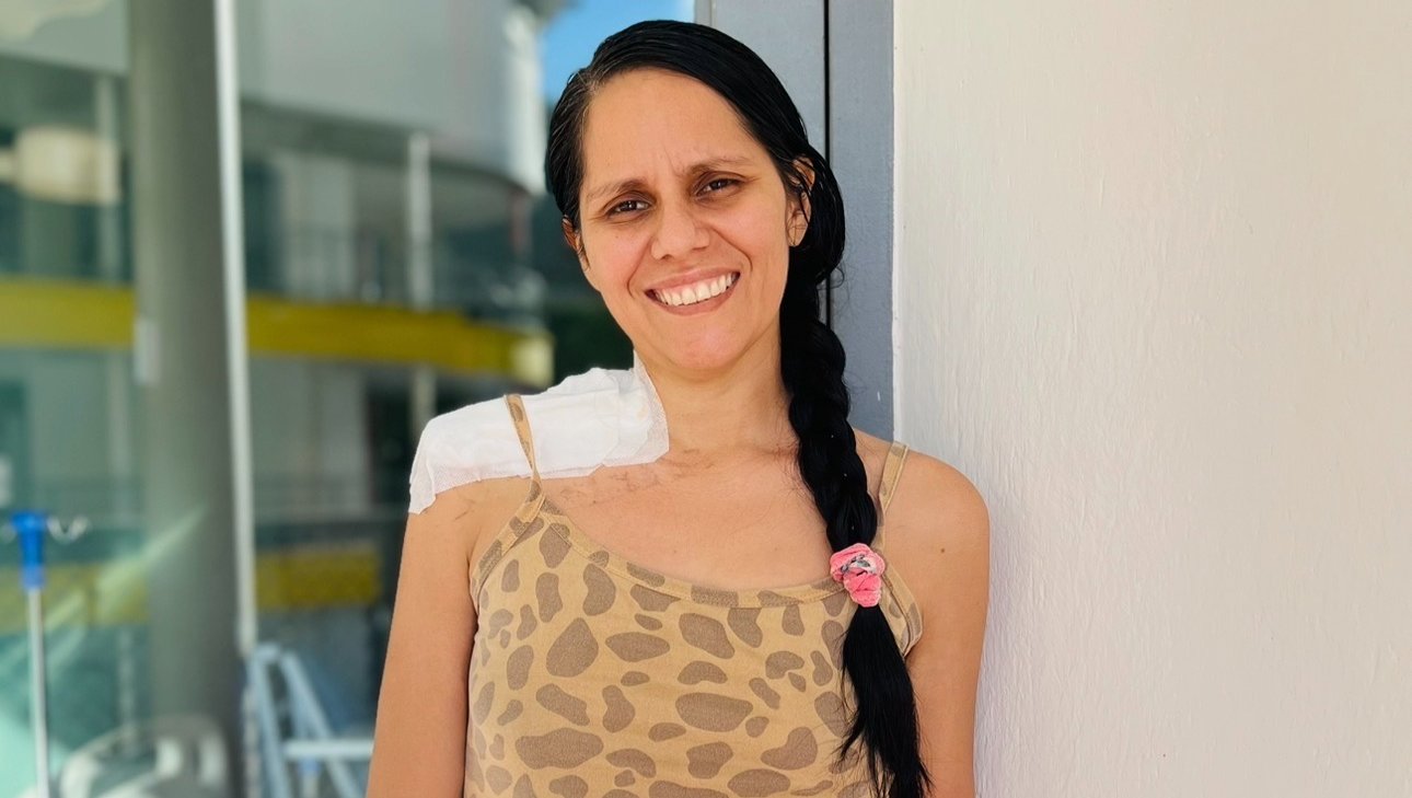 Tratamiento oncológico, diálisis, exámenes y medicamentos. photo