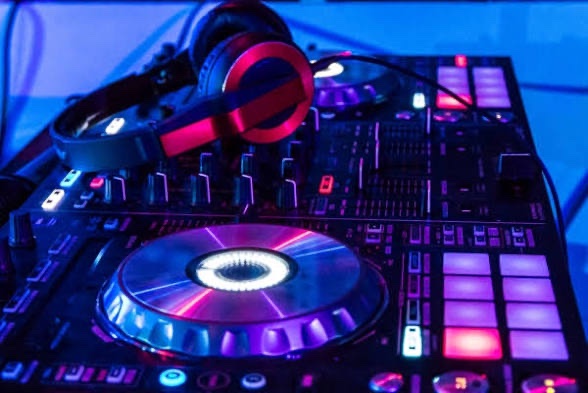Help DJ Acea Rebuild His Music Life campaign photo, 4 of 5