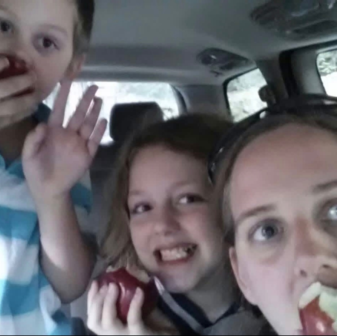 Support Kelsey, Sabrina, and their family during their loss campaign photo, 7 of 8