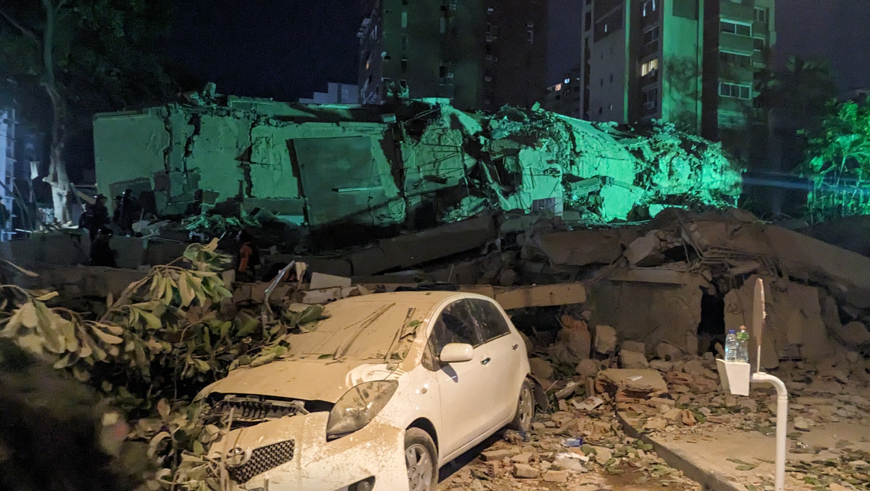 Donate to Emergencia Venezuela: Equipos para rescatistas terremoto, organized by Anton Wenemoser